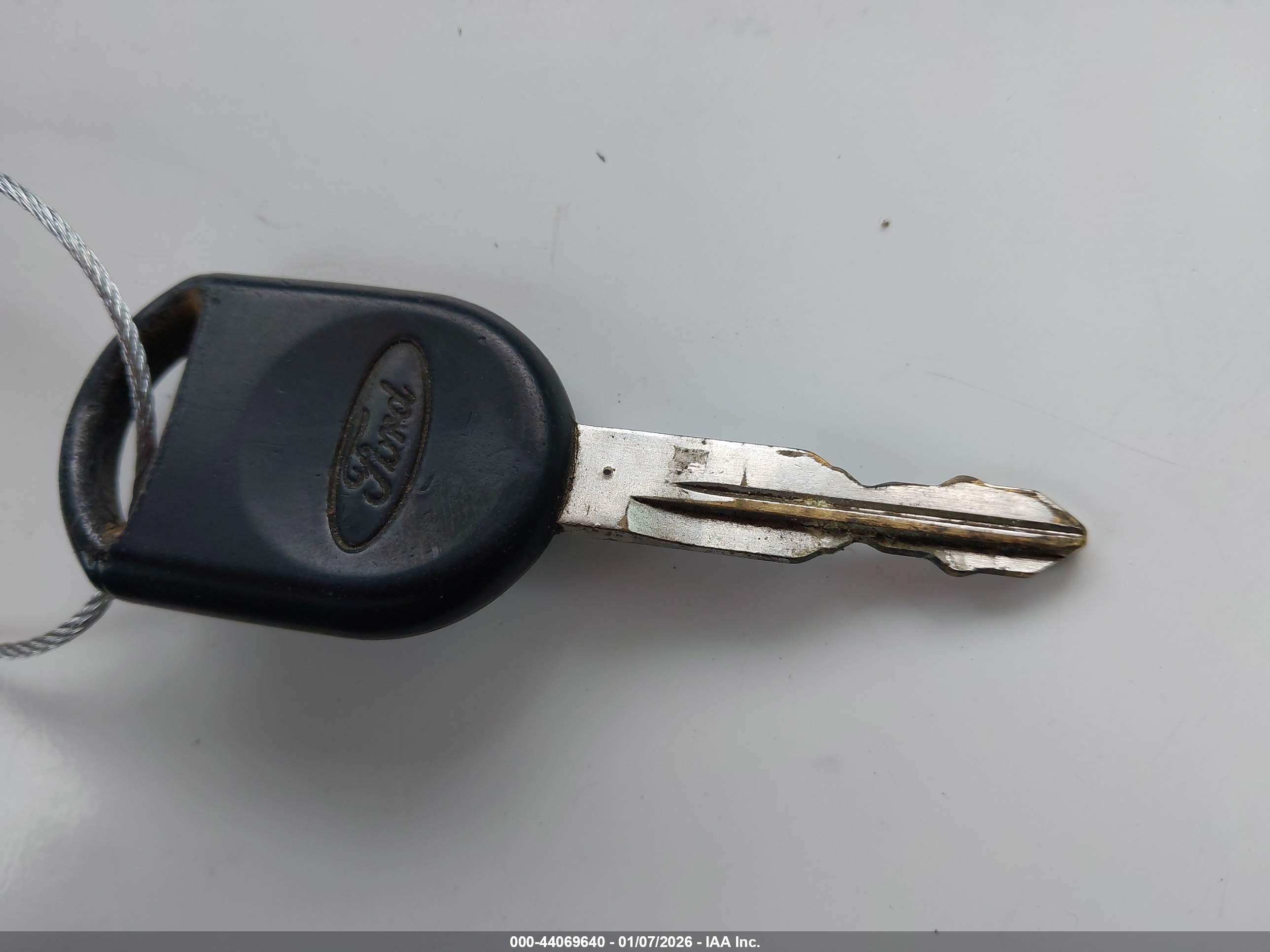 FORD EXPLORER image 11