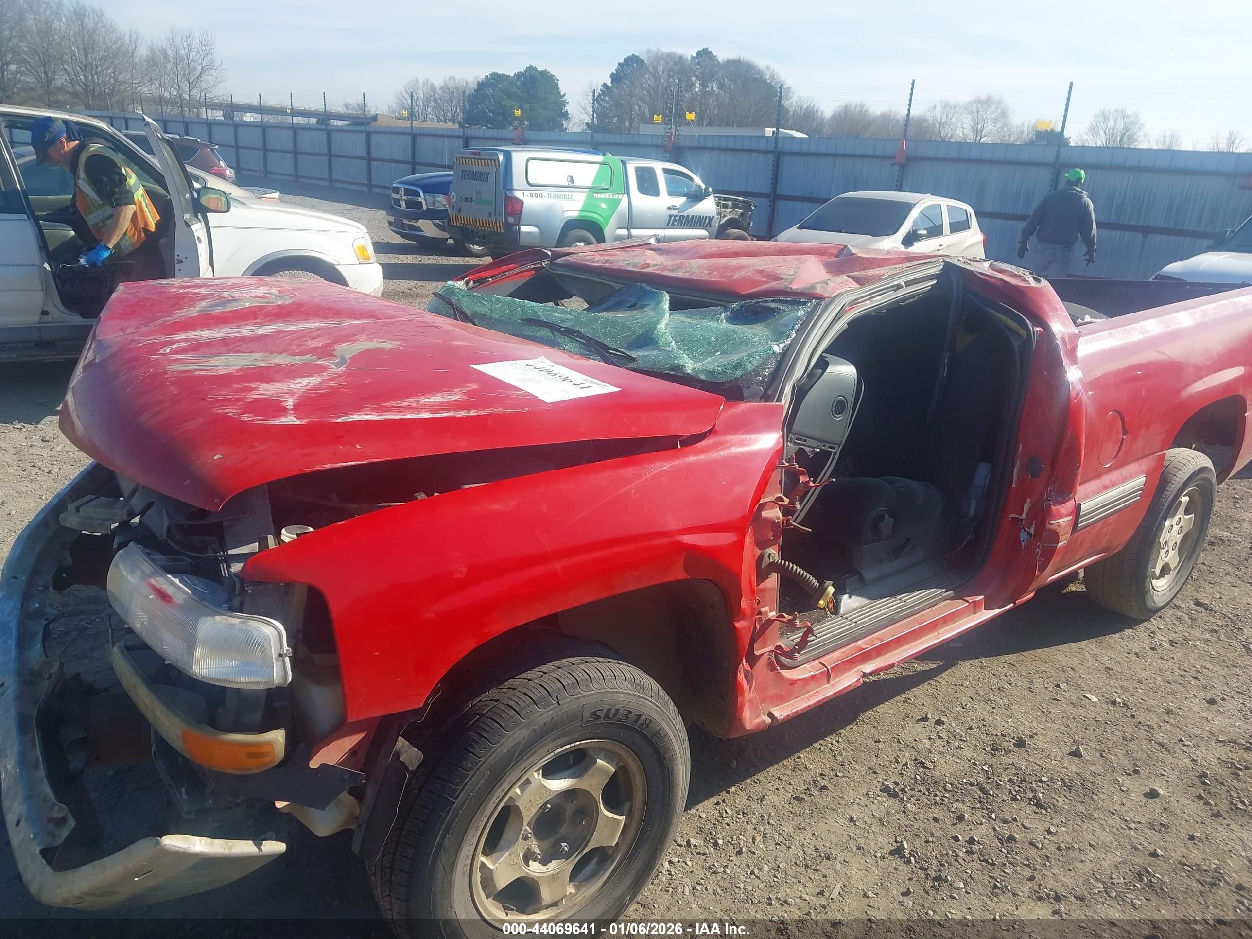 CHEVROLET SILVERADO image 6