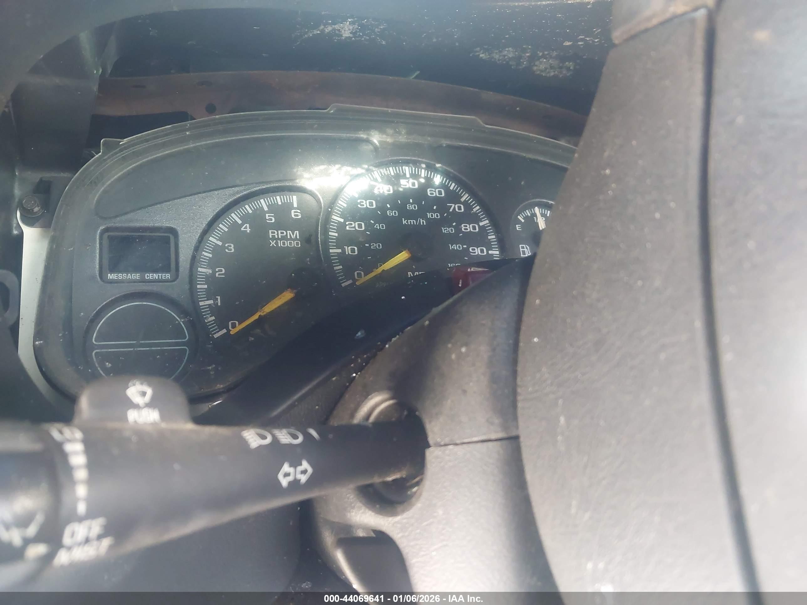 CHEVROLET SILVERADO image 7