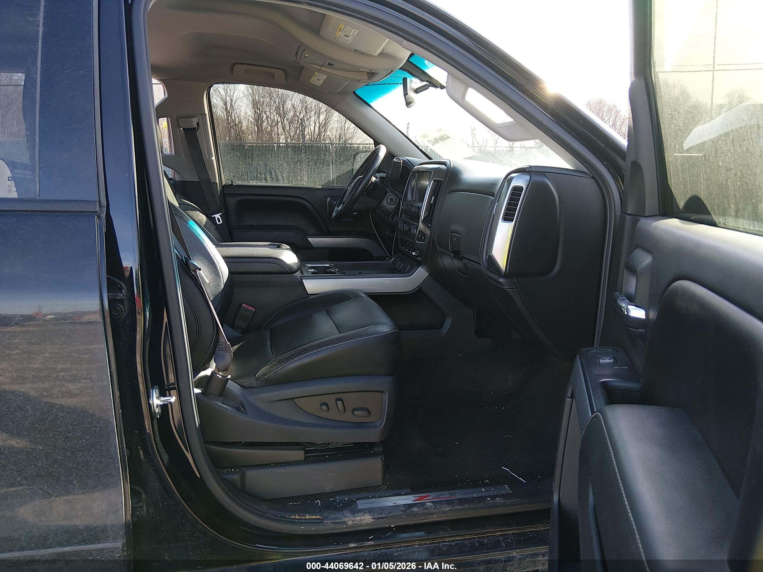 CHEVROLET SILVERADO image 5