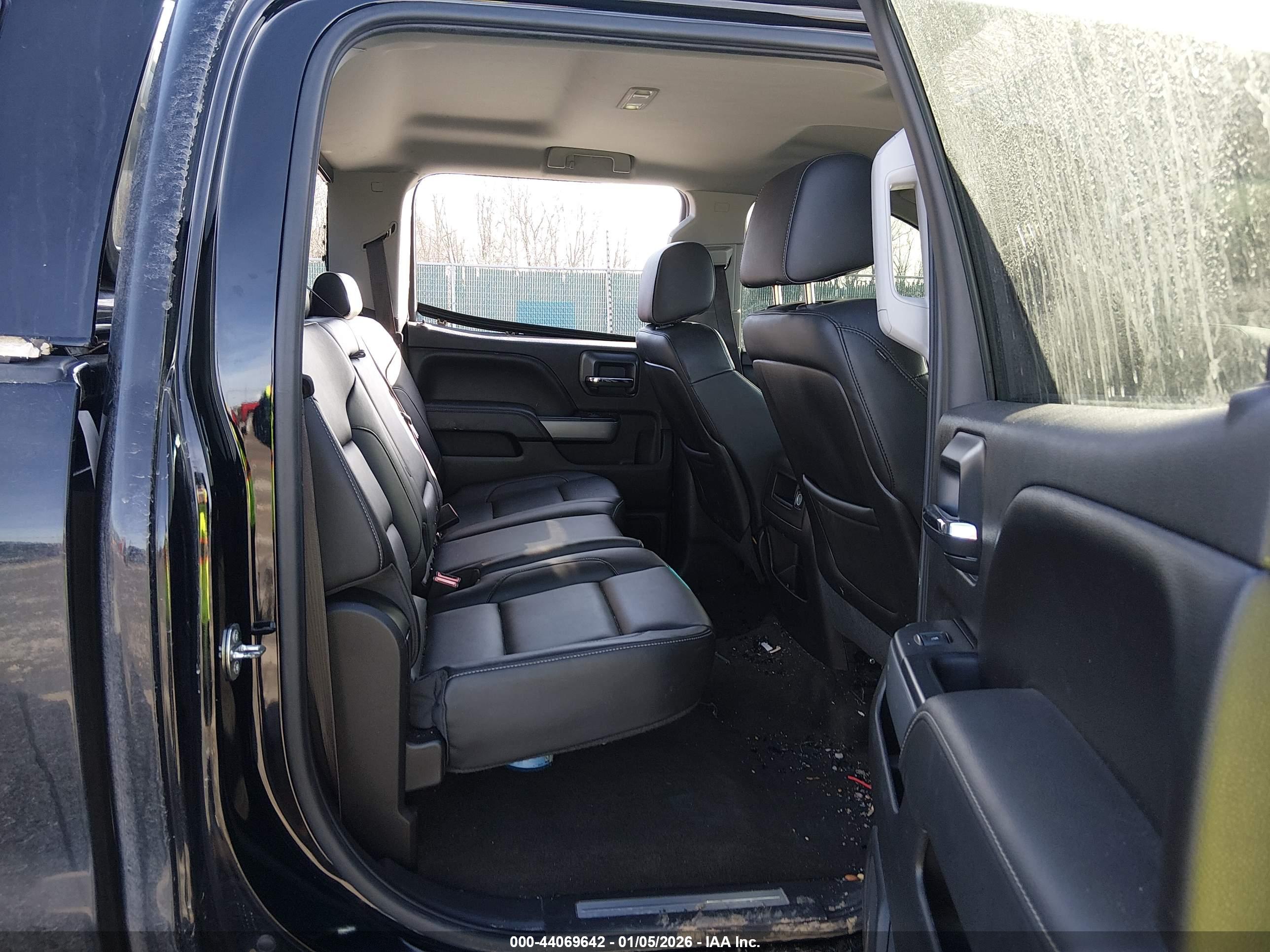 CHEVROLET SILVERADO image 8