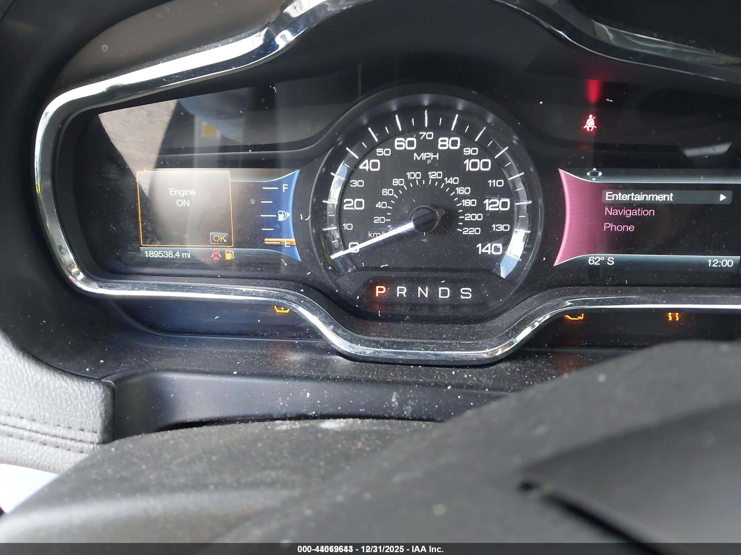 LINCOLN MKT image 7