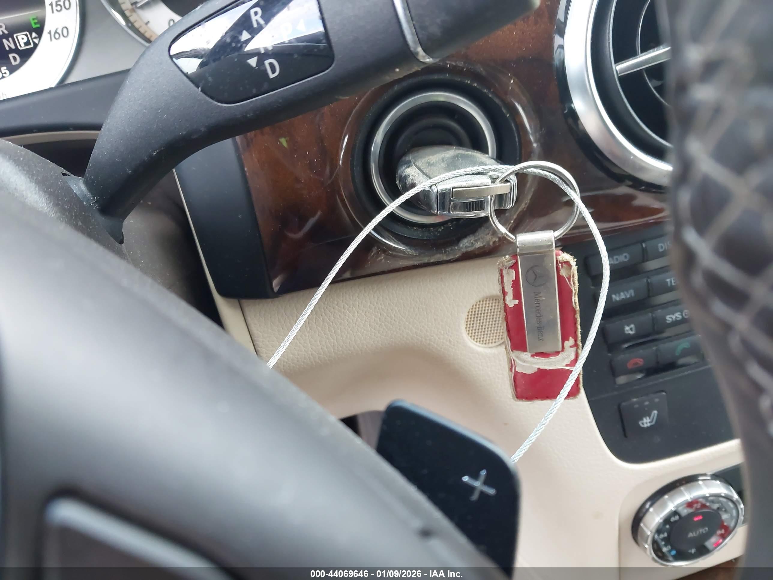 MERCEDES-BENZ GLK image 11