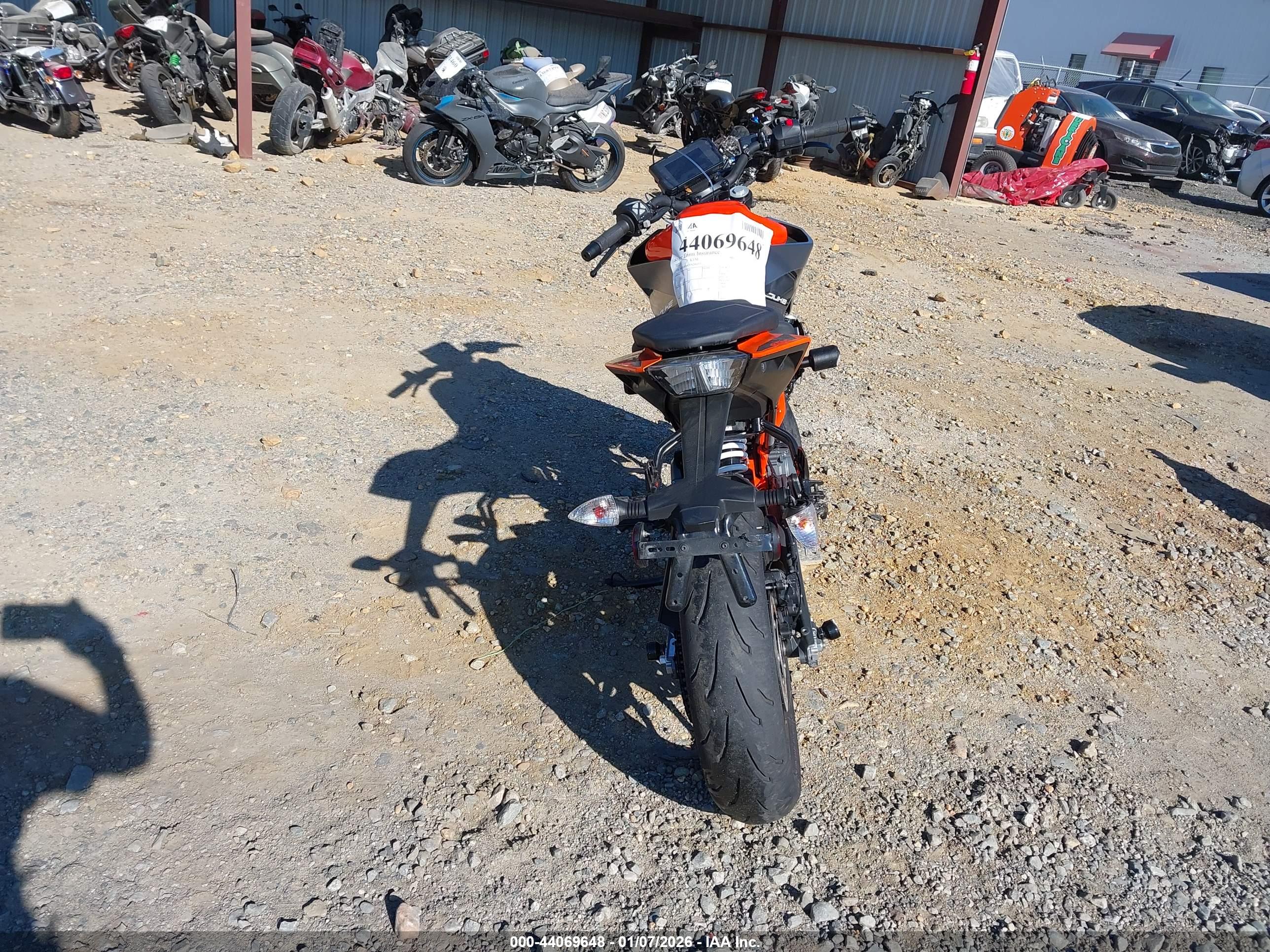 KTM 390 image 6