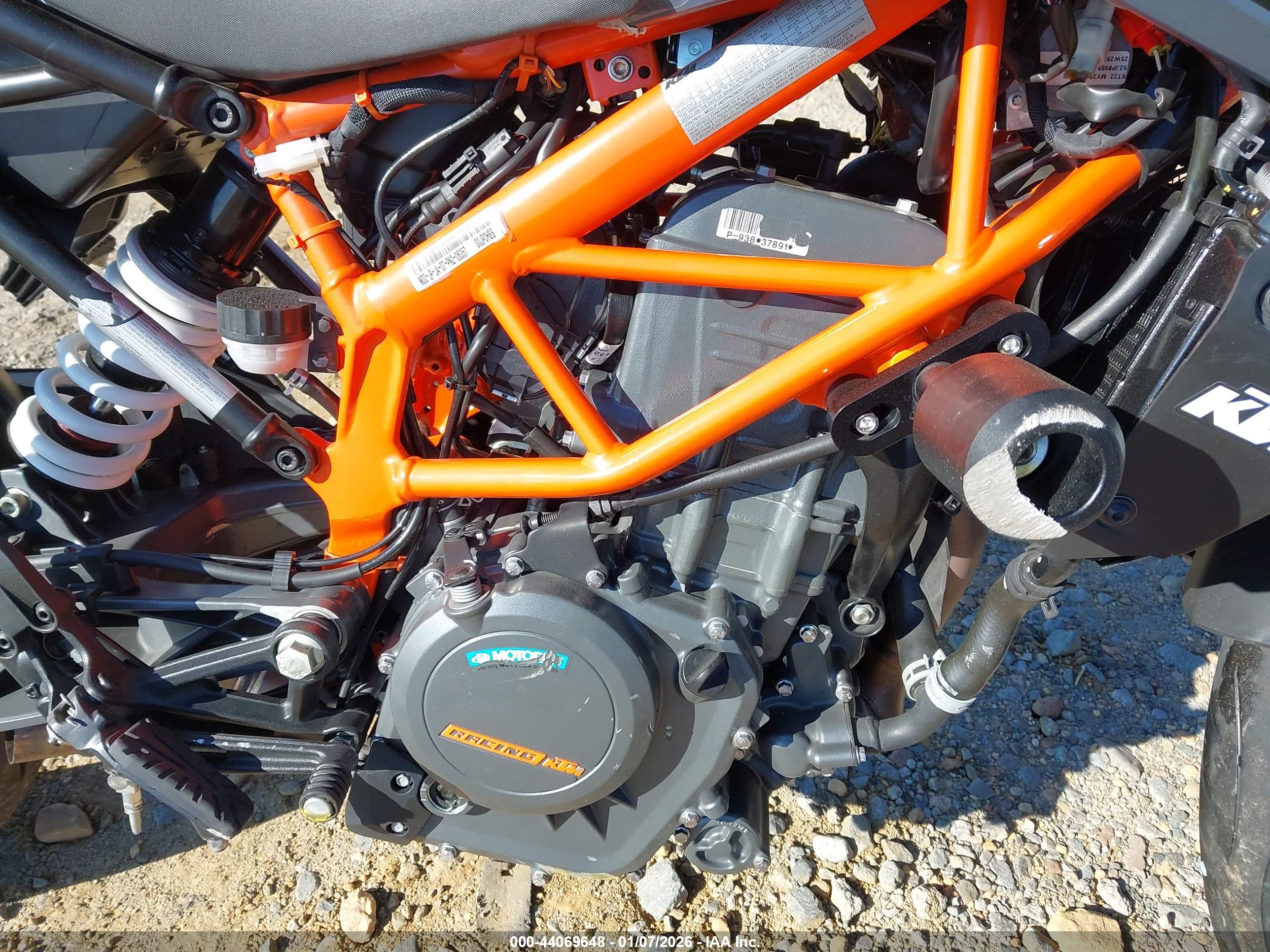 KTM 390 image 8
