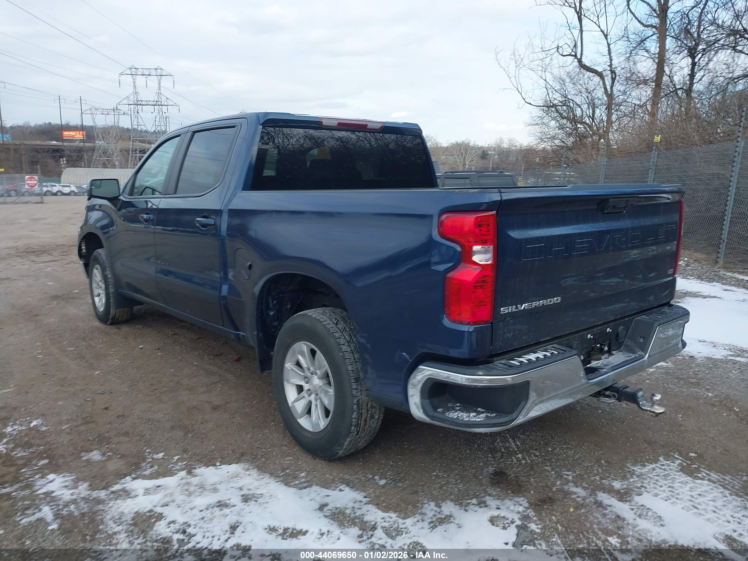 CHEVROLET SILVERADO image 3