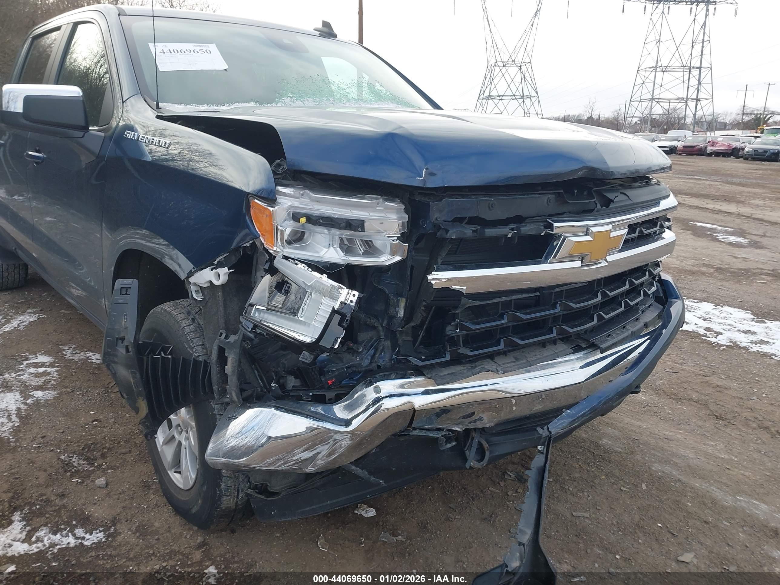 CHEVROLET SILVERADO image 6