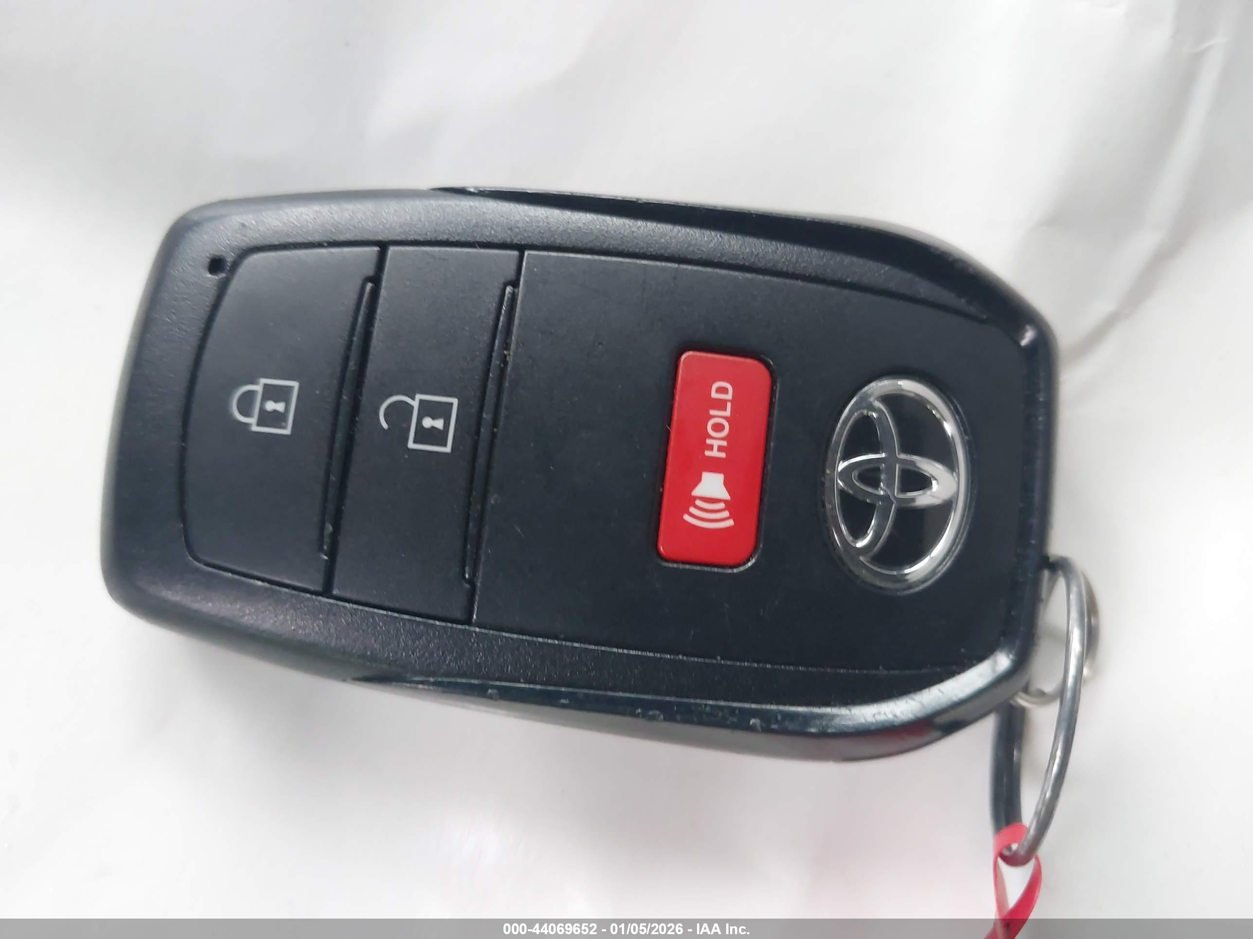 TOYOTA COROLLA image 11