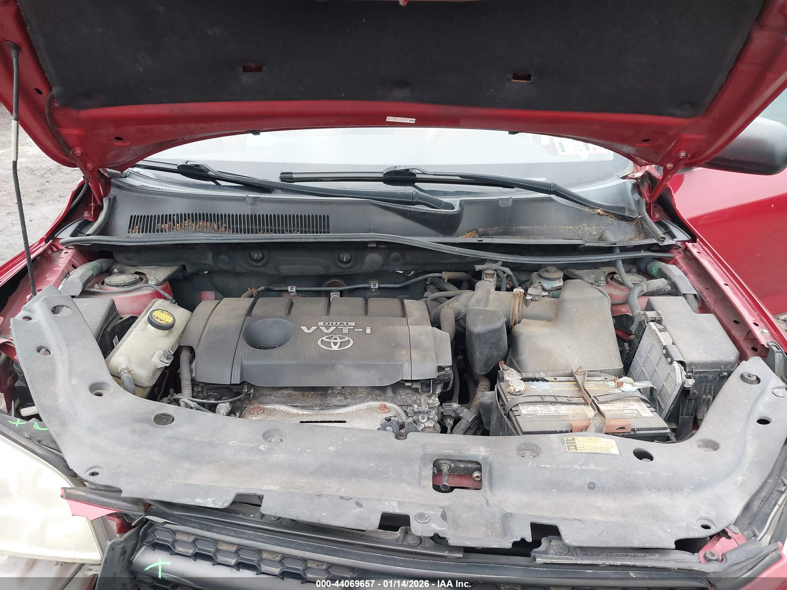 TOYOTA RAV4 image 10