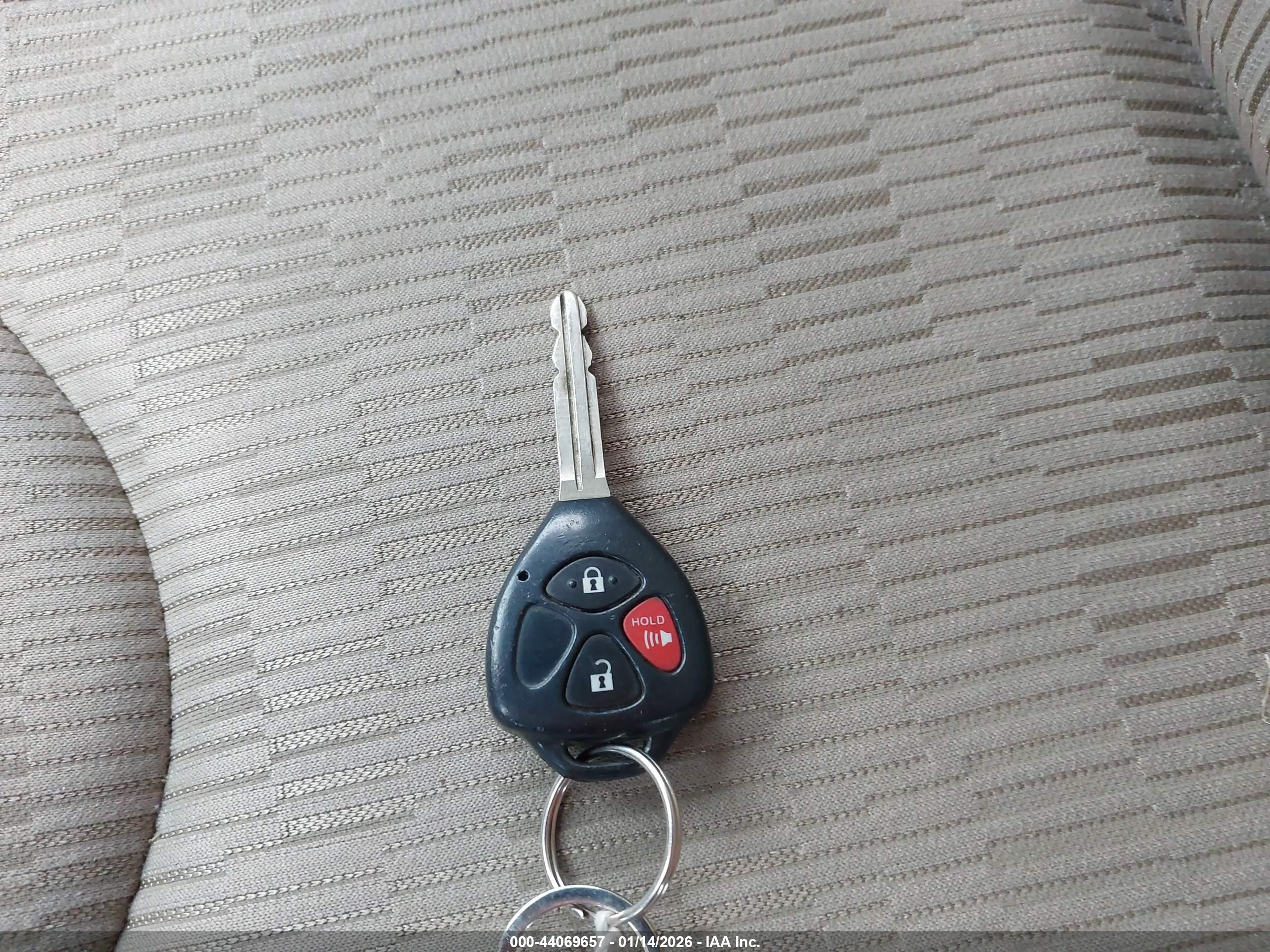 TOYOTA RAV4 image 11