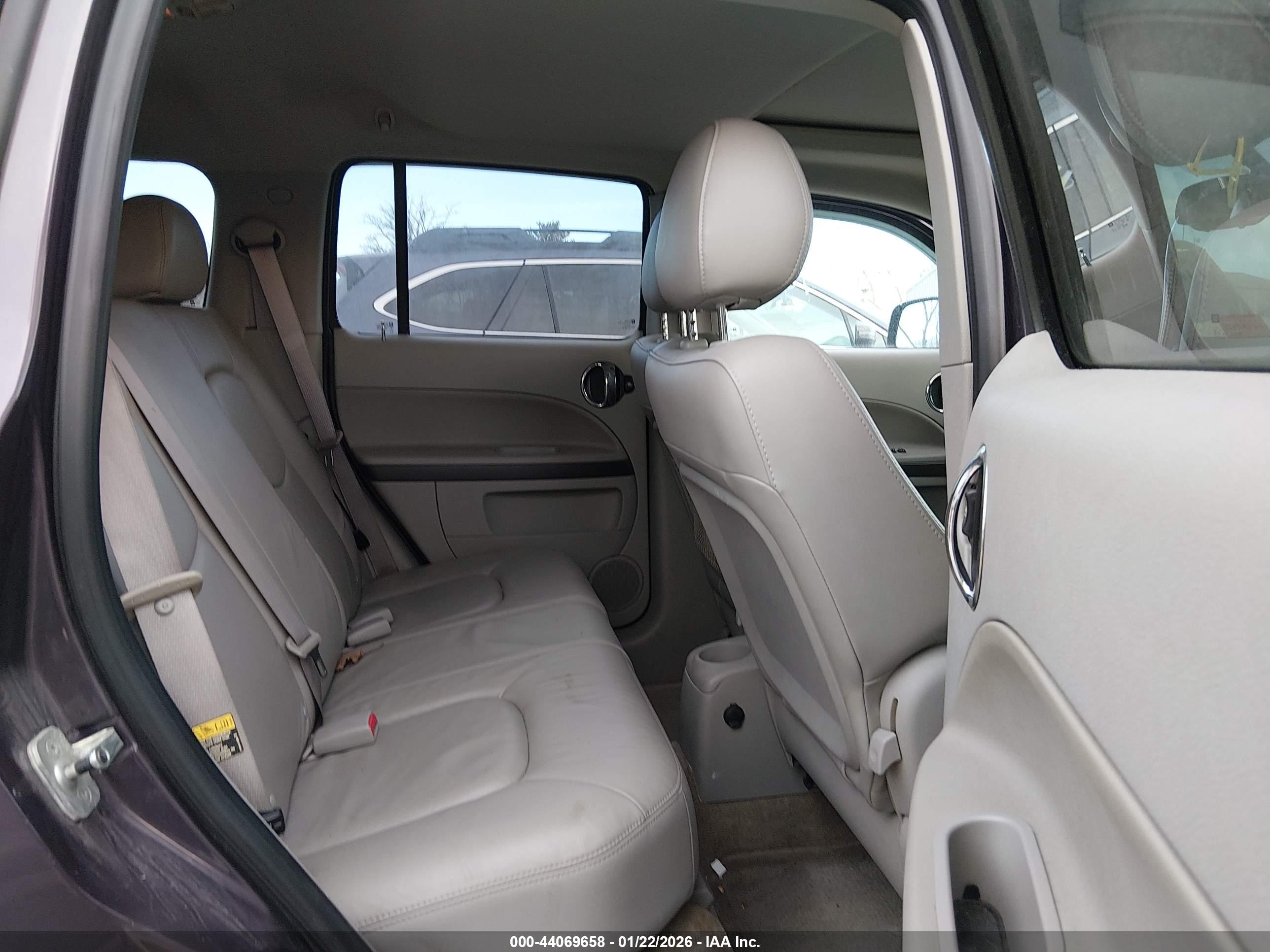 CHEVROLET HHR image 8