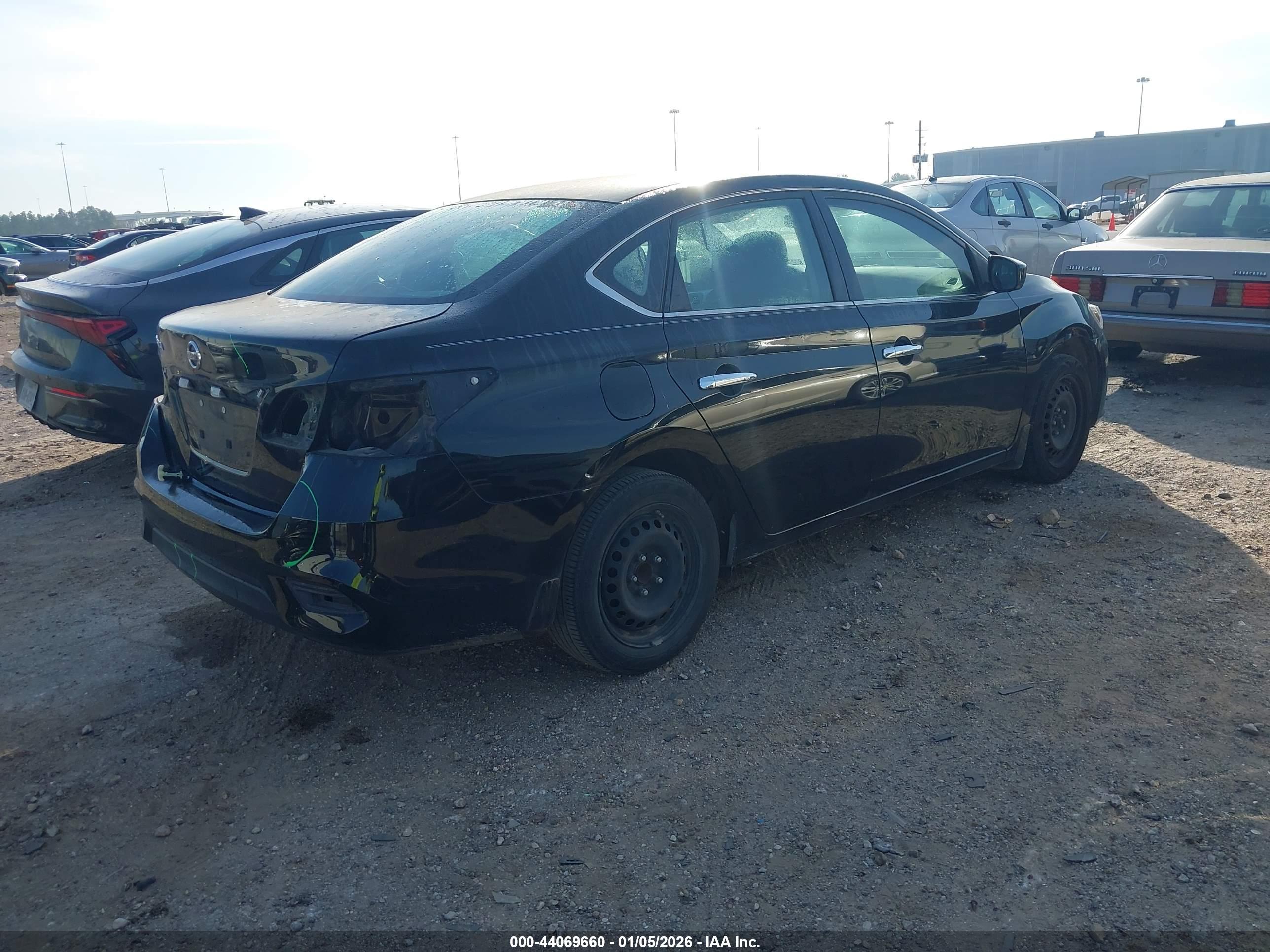 NISSAN SENTRA image 4