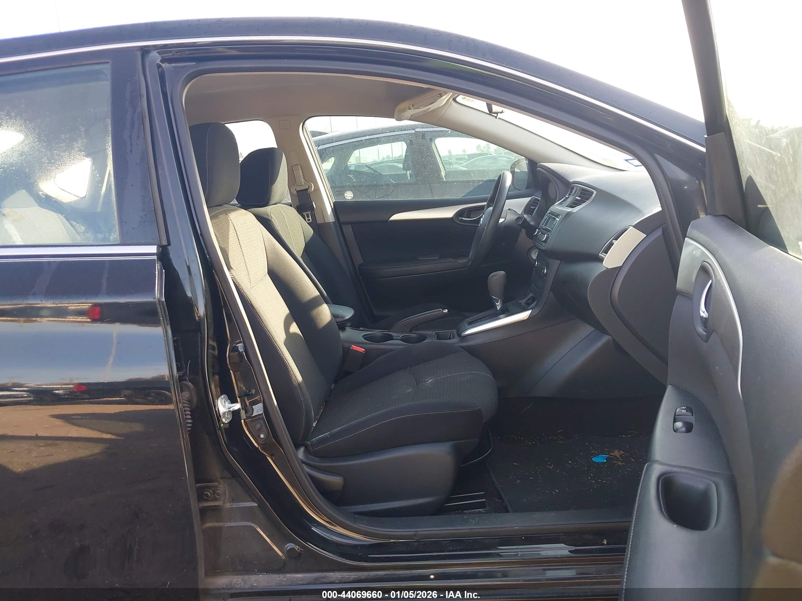 NISSAN SENTRA image 5