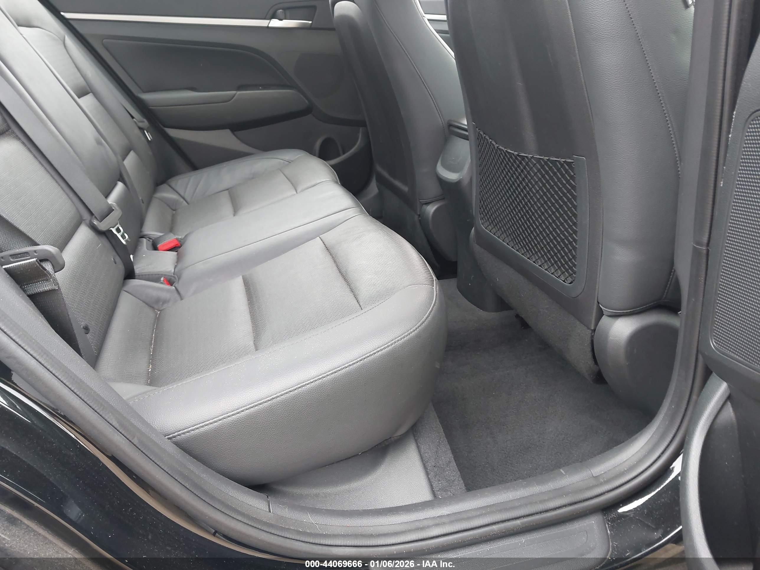 HYUNDAI ELANTRA image 8