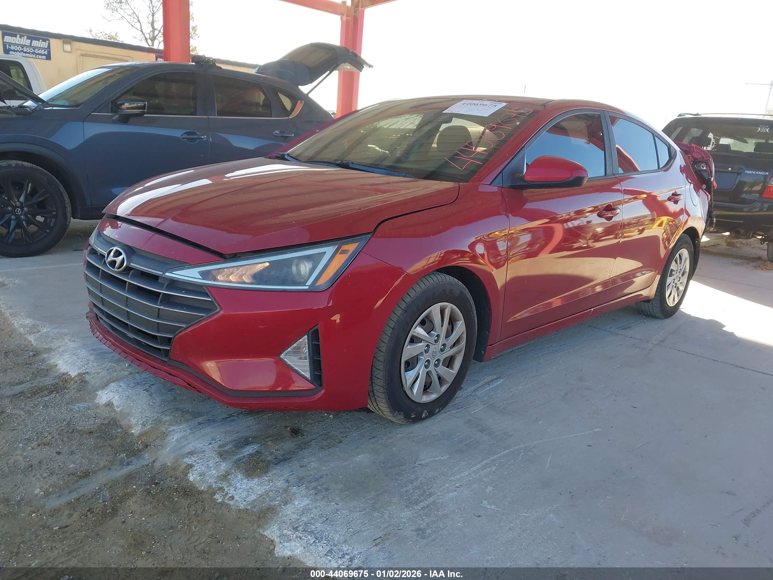 HYUNDAI ELANTRA image 2