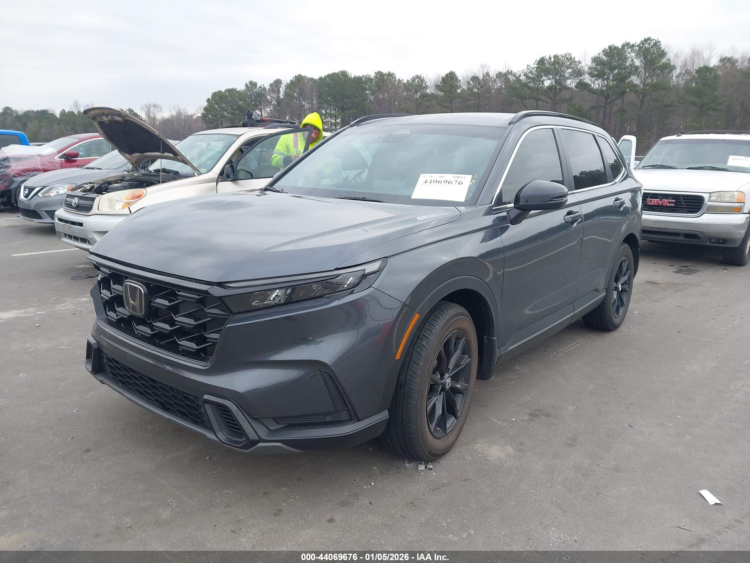 HONDA CR-V image 2