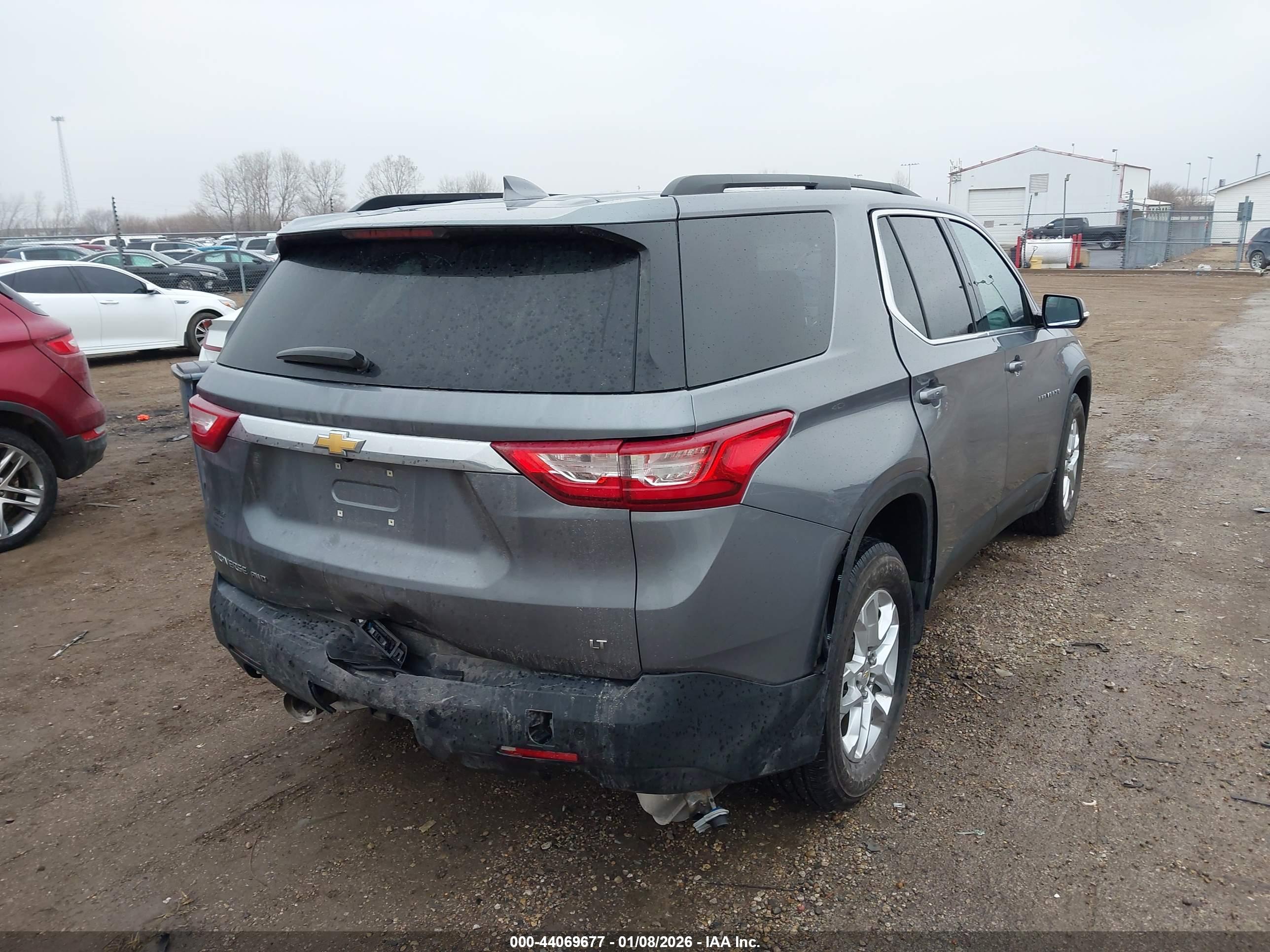 CHEVROLET TRAVERSE image 4
