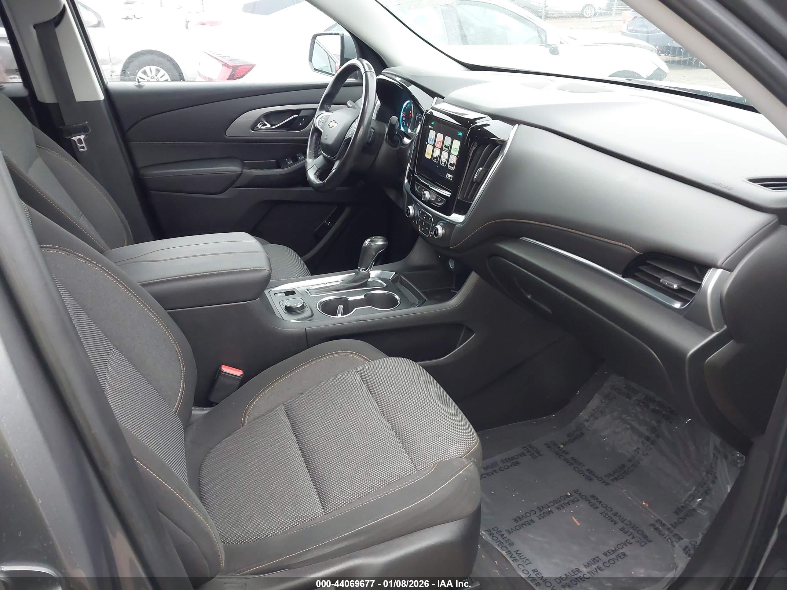 CHEVROLET TRAVERSE image 5