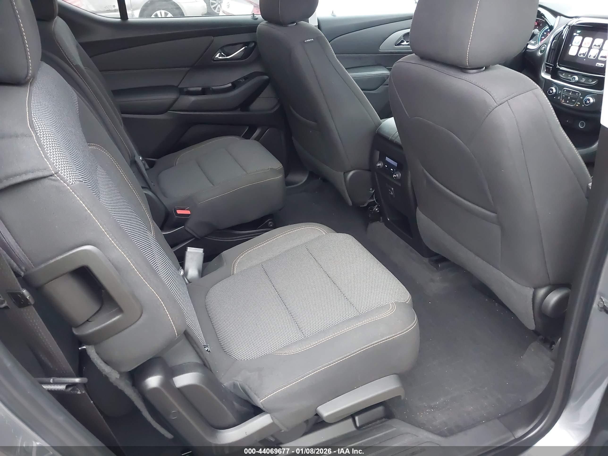 CHEVROLET TRAVERSE image 8