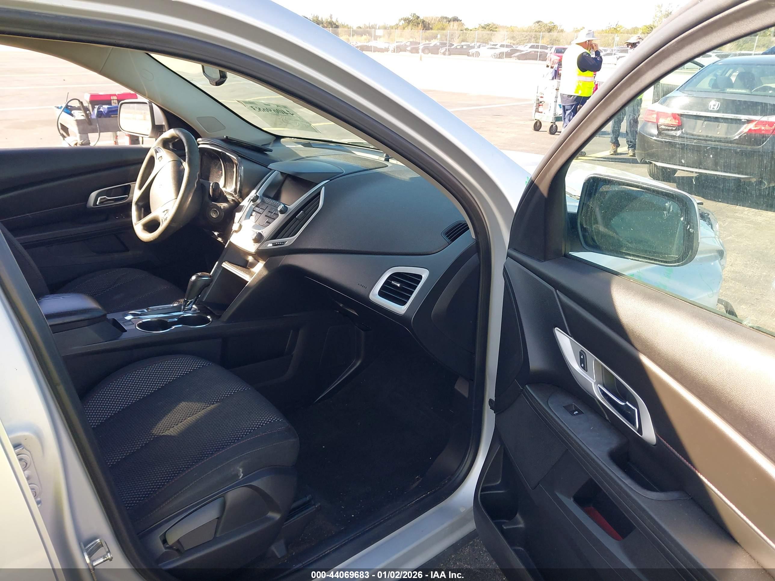 GMC TERRAIN image 5
