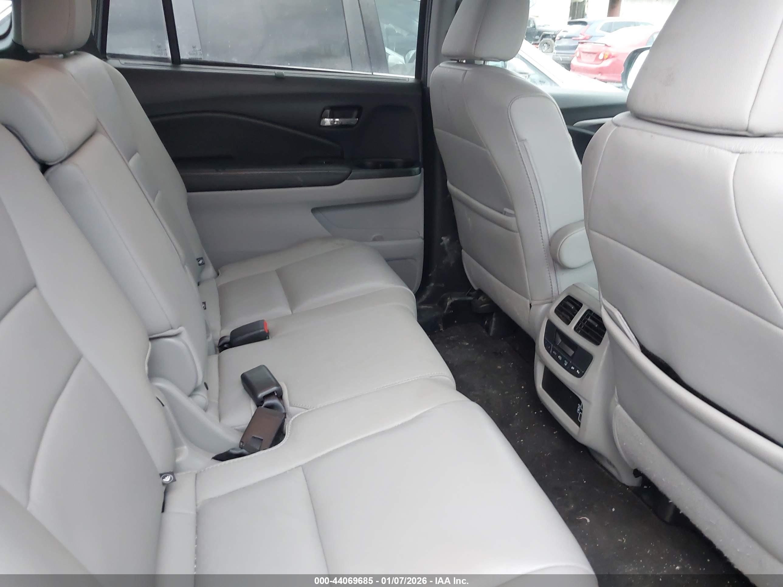 HONDA PILOT image 8