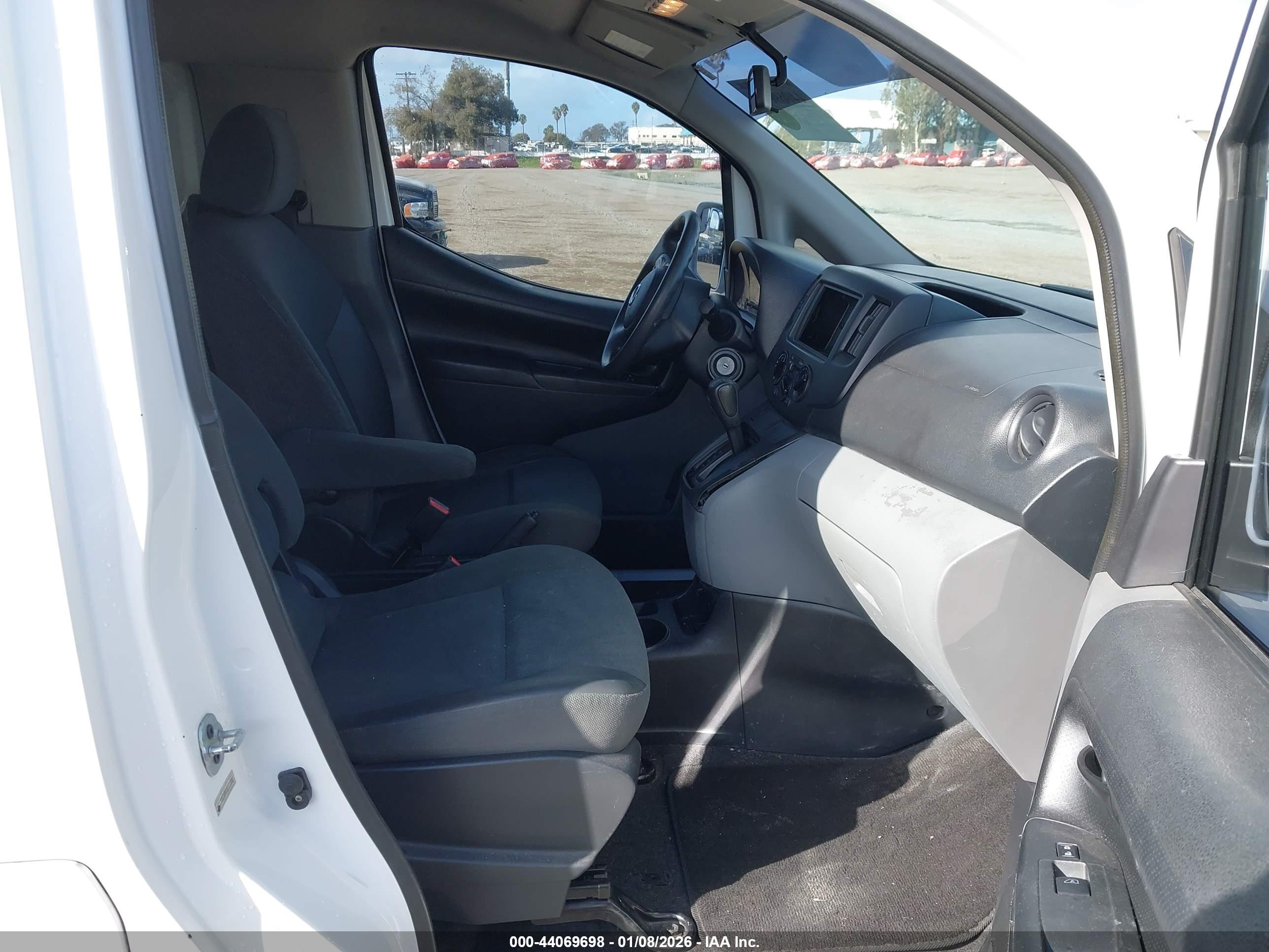 NISSAN NV200 image 5