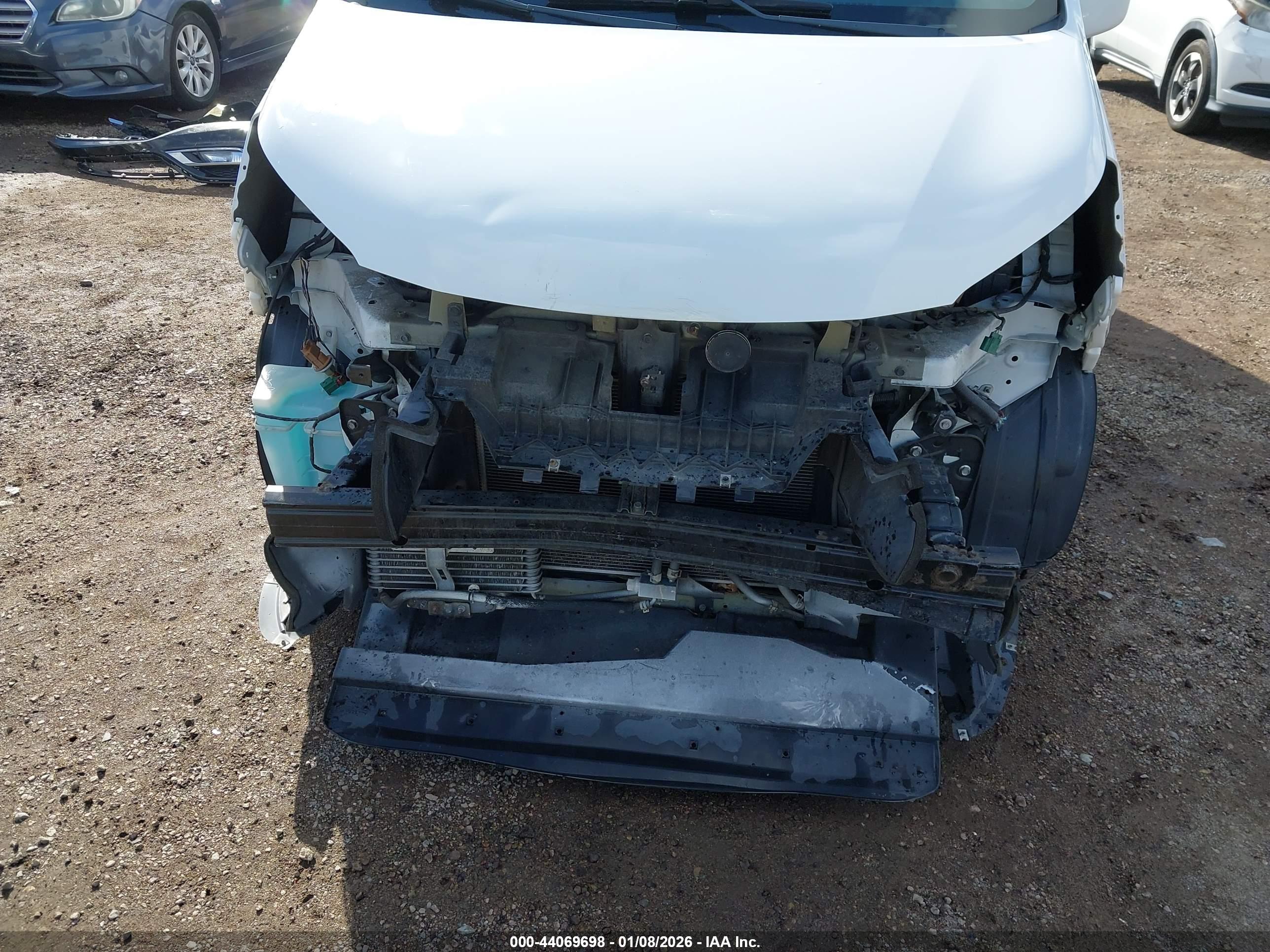 NISSAN NV200 image 6