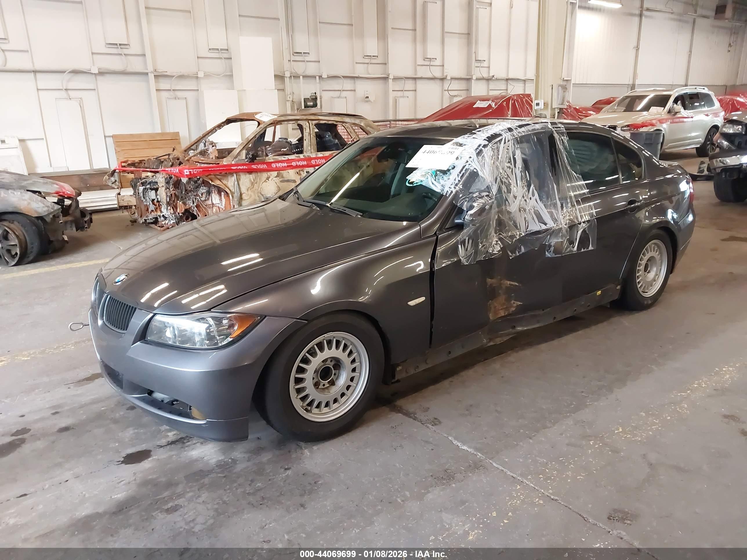 BMW 328I image 2