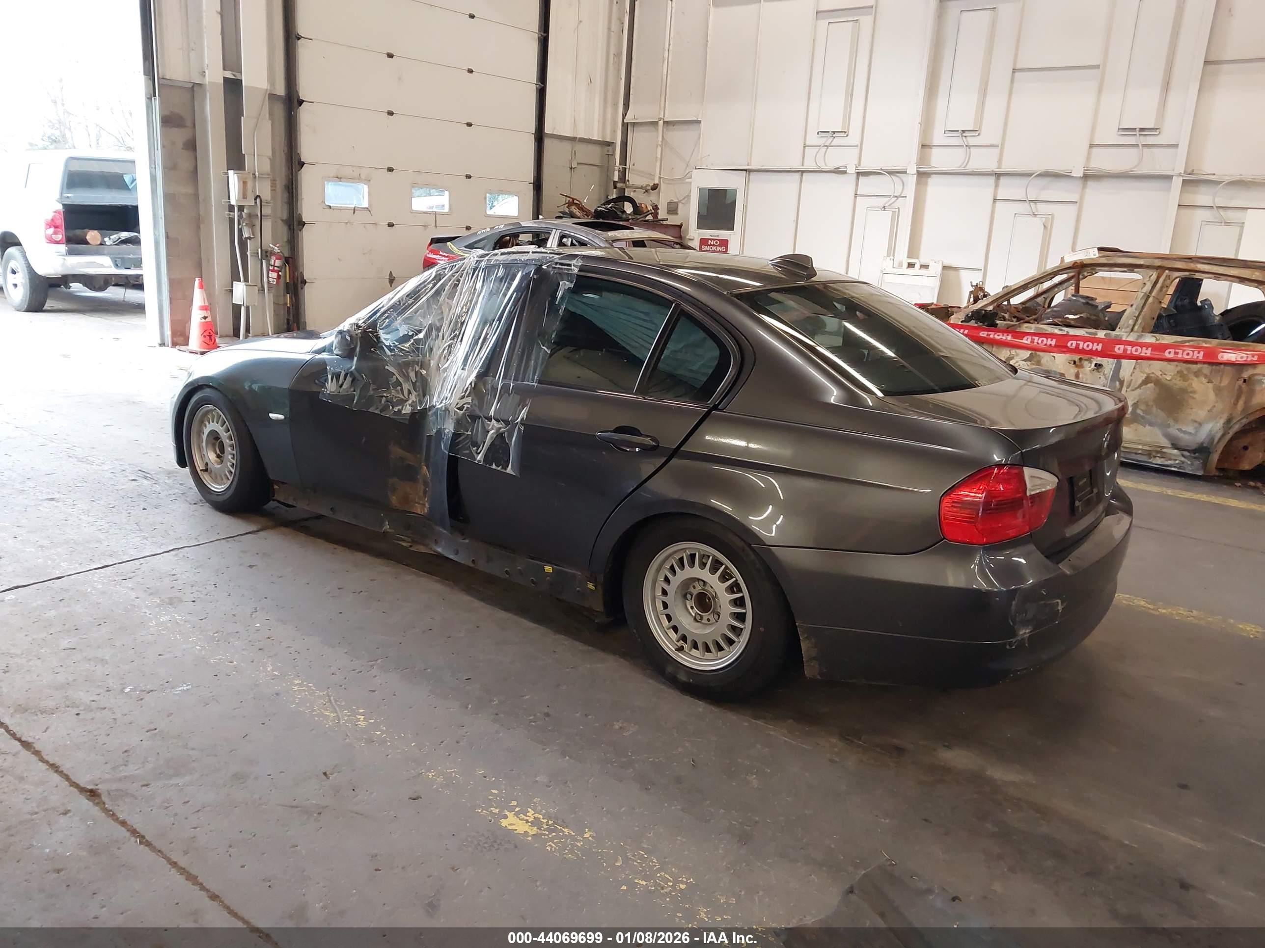 BMW 328I image 3