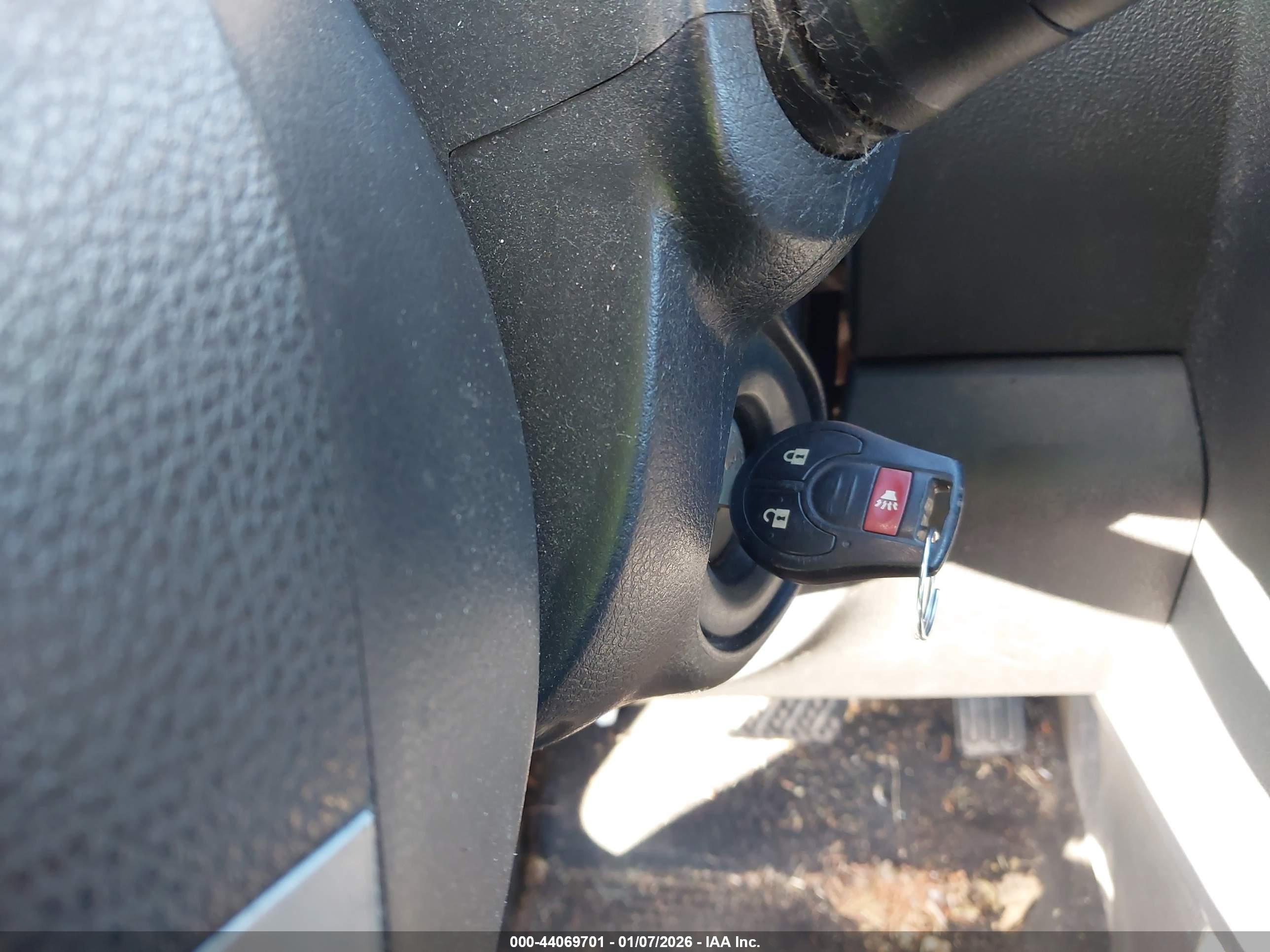 NISSAN ROGUE image 11