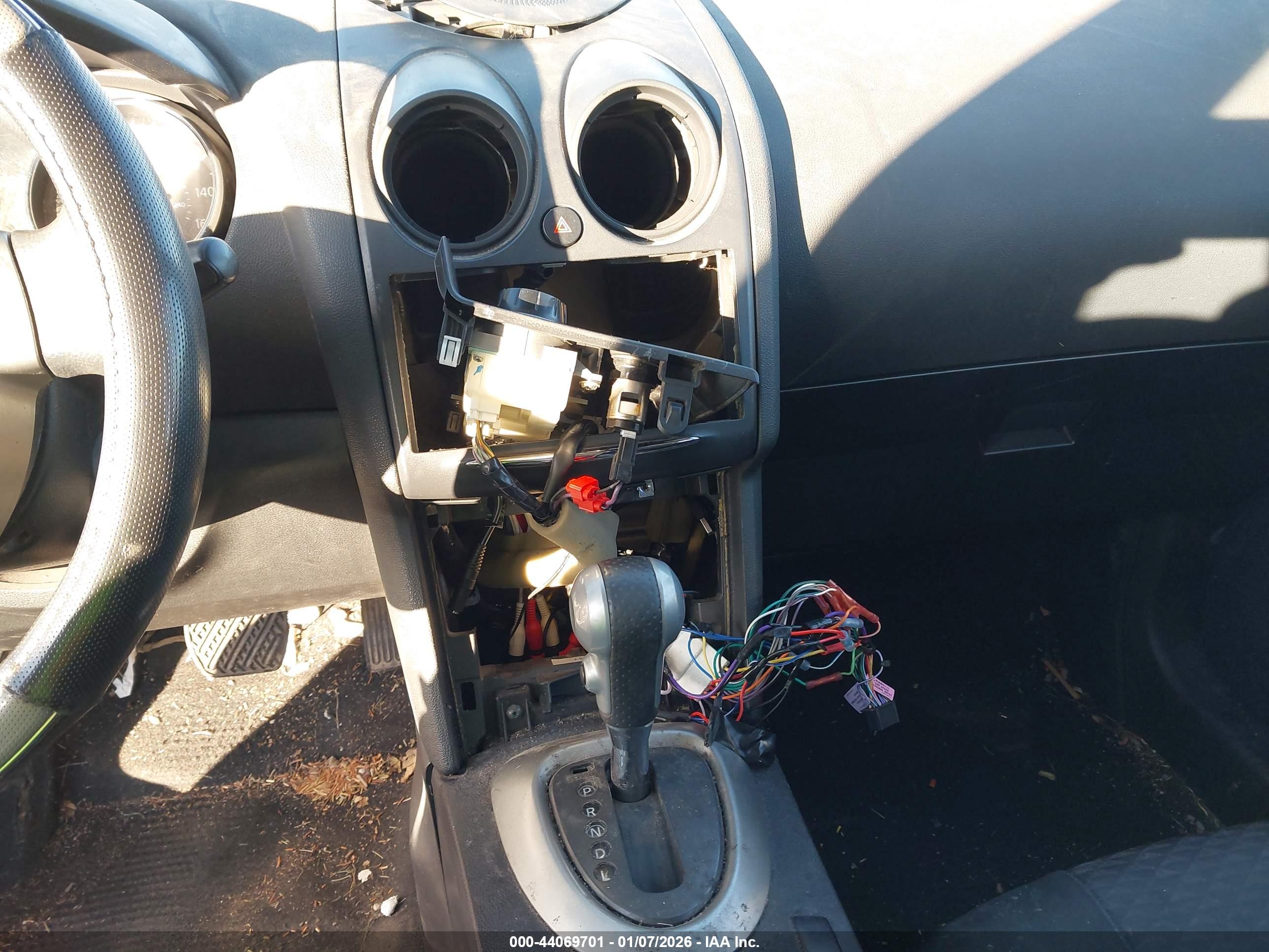 NISSAN ROGUE image 6