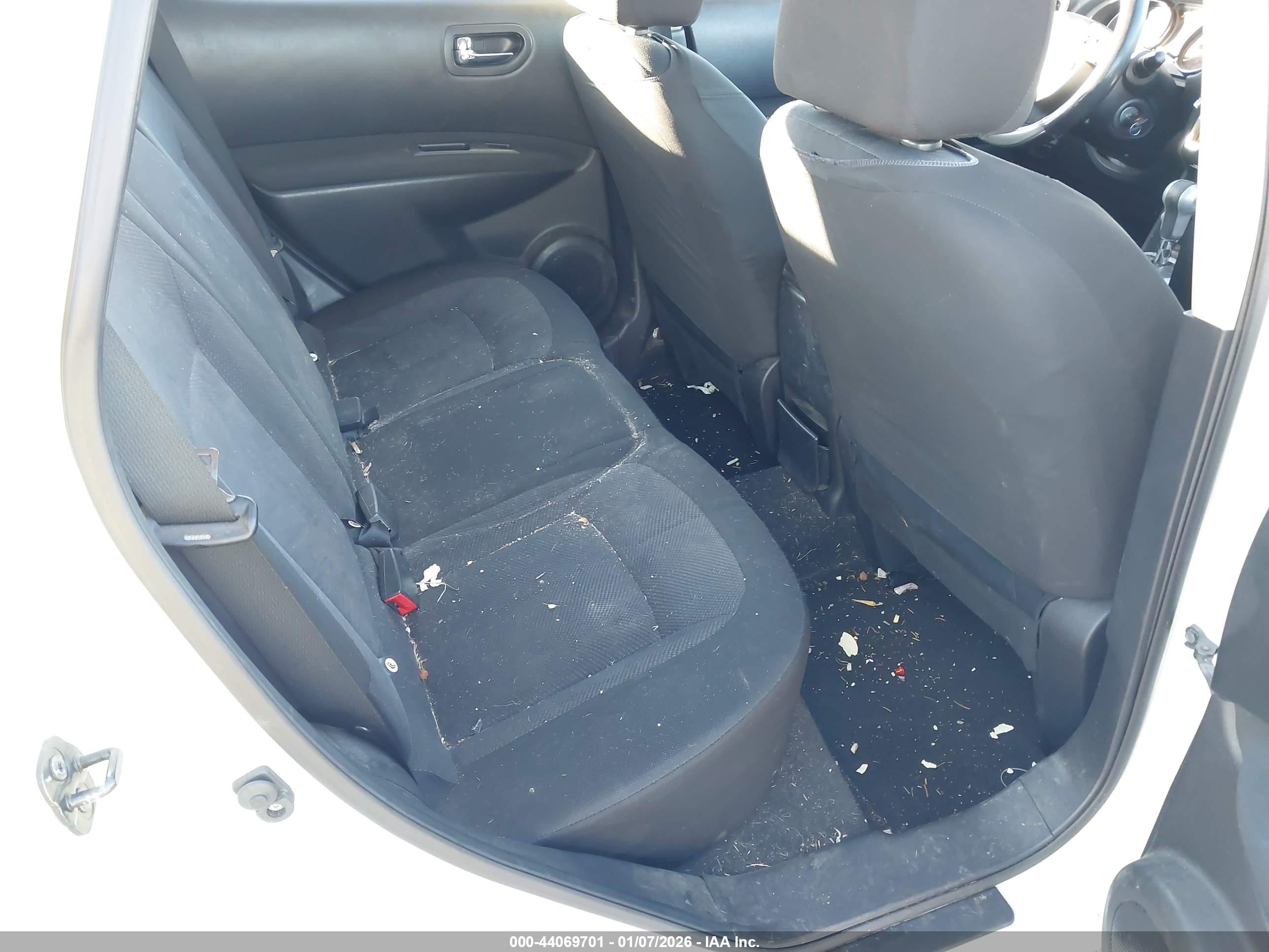 NISSAN ROGUE image 8
