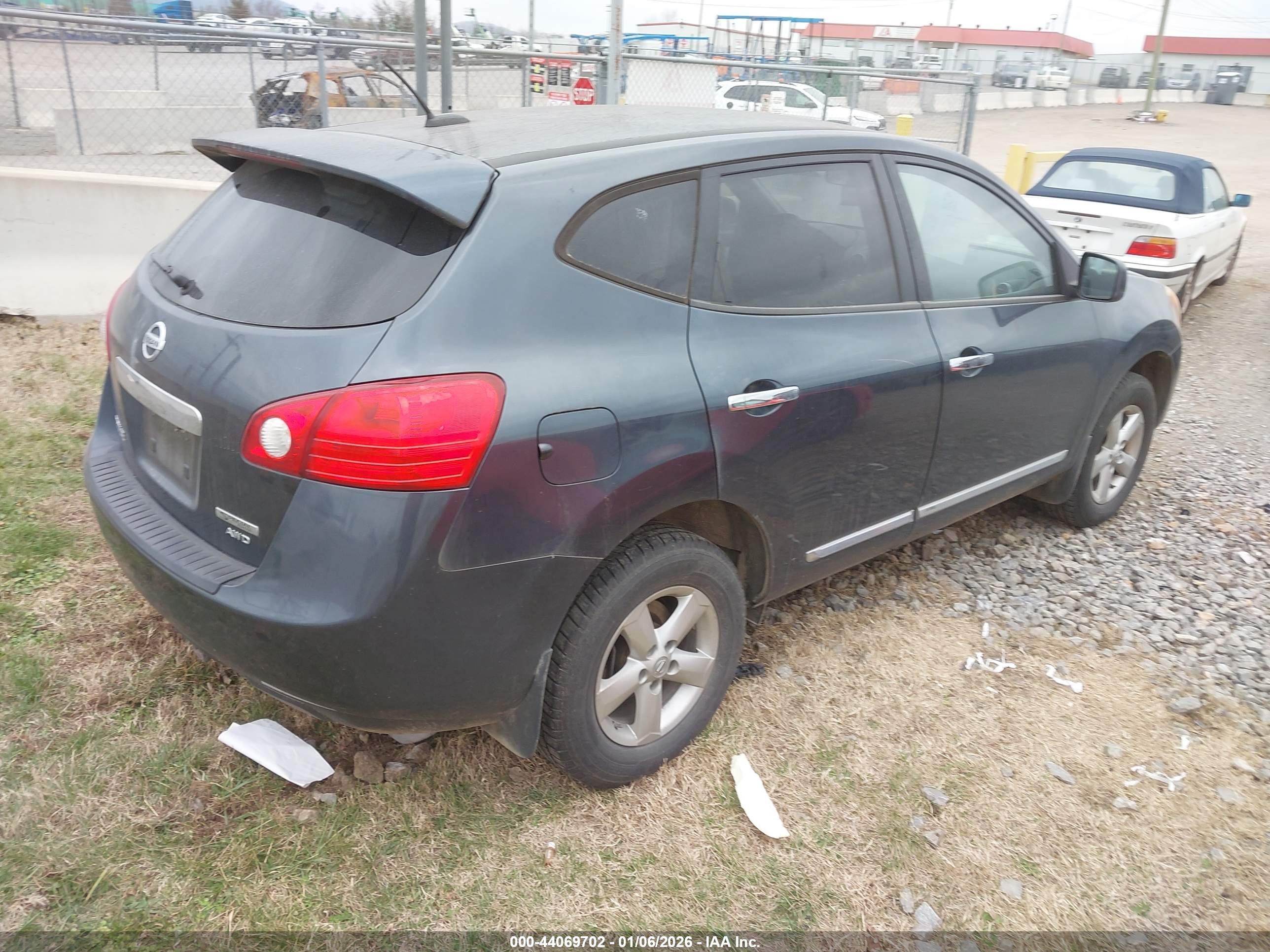 NISSAN ROGUE image 4