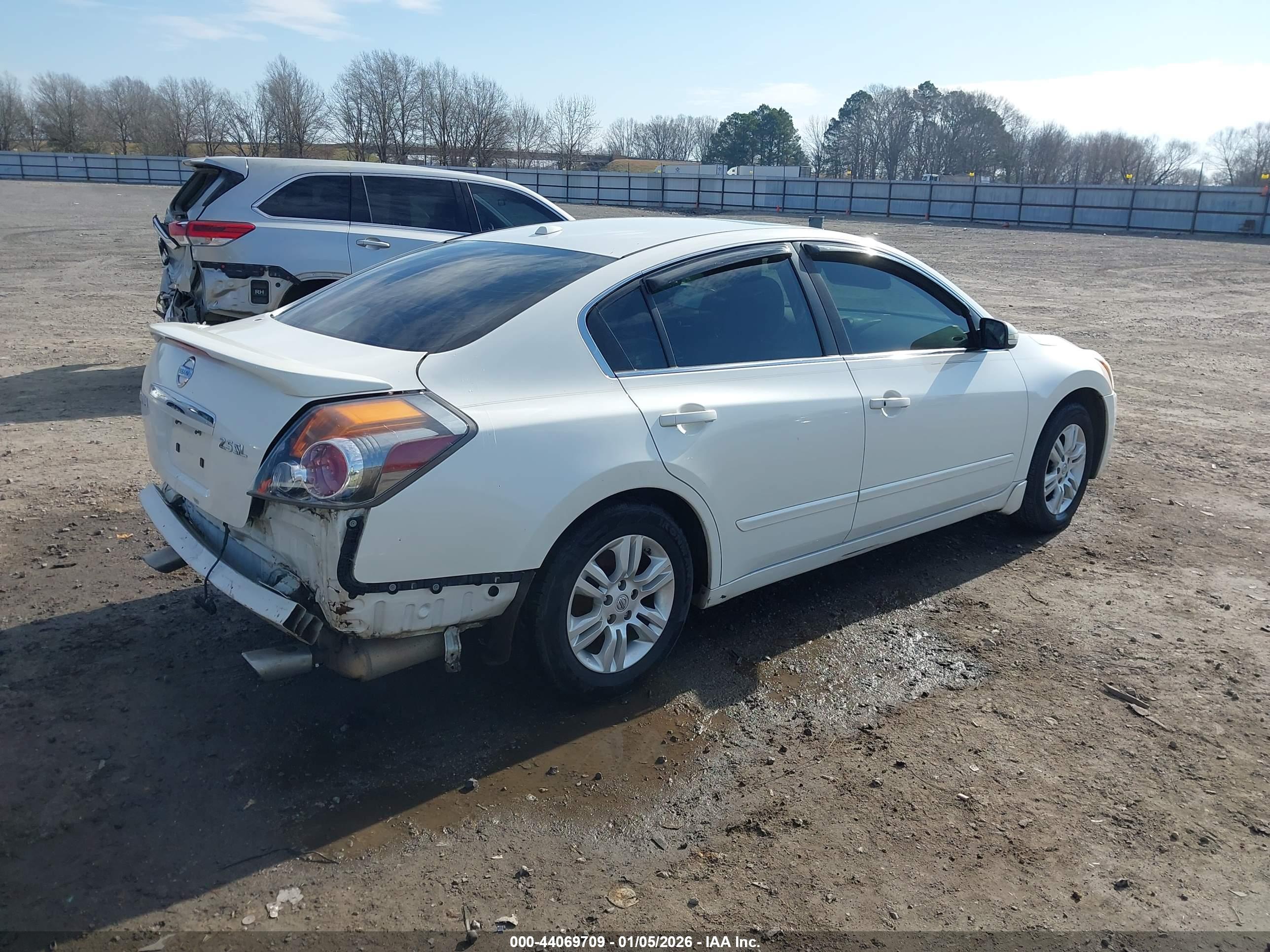 NISSAN ALTIMA image 4