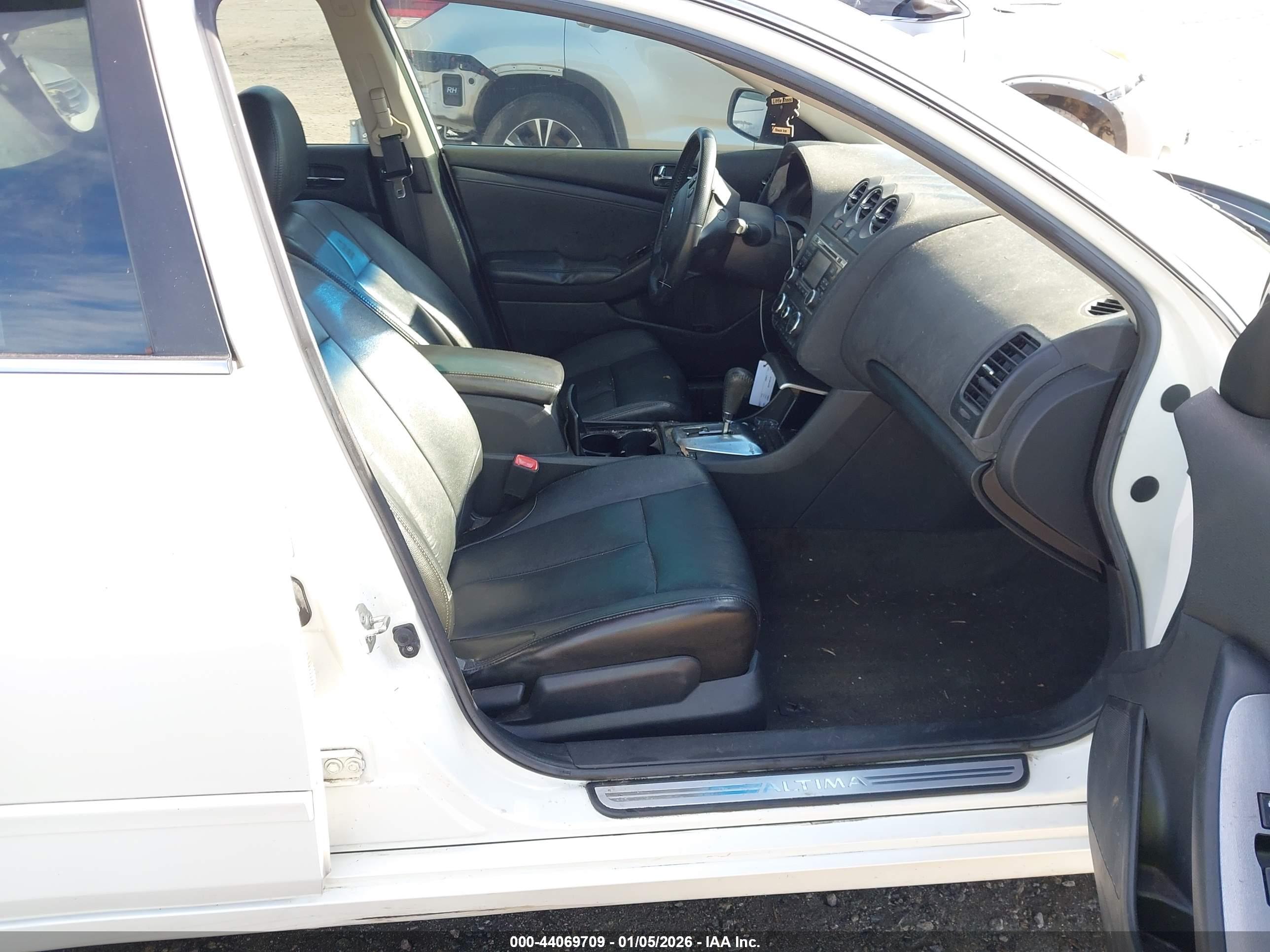 NISSAN ALTIMA image 5