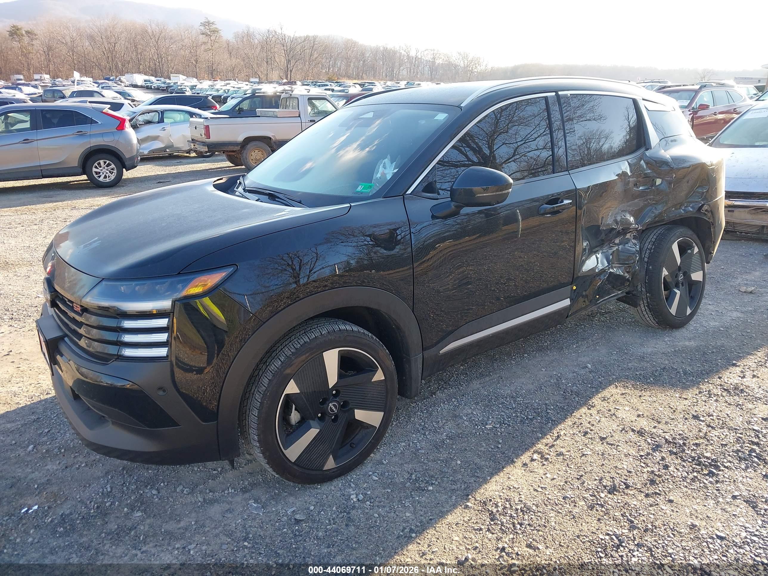 NISSAN KICKS image 2