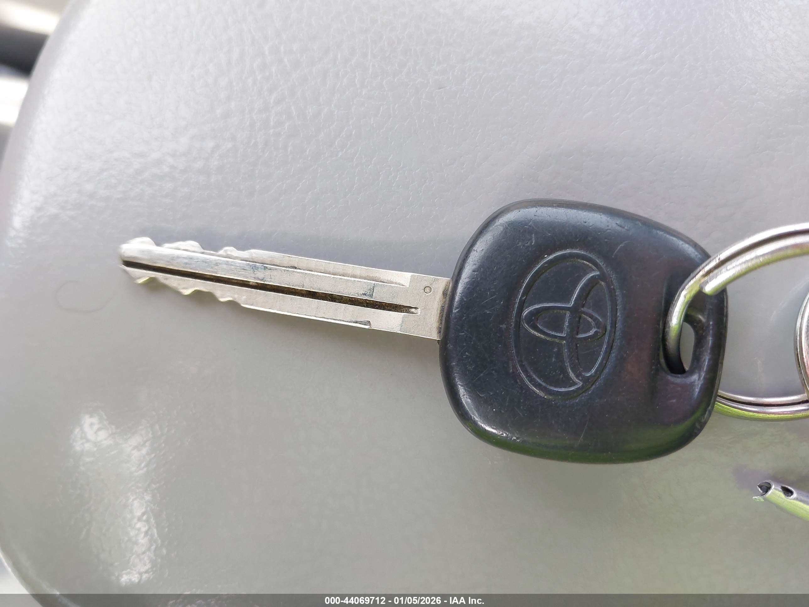 TOYOTA COROLLA image 11
