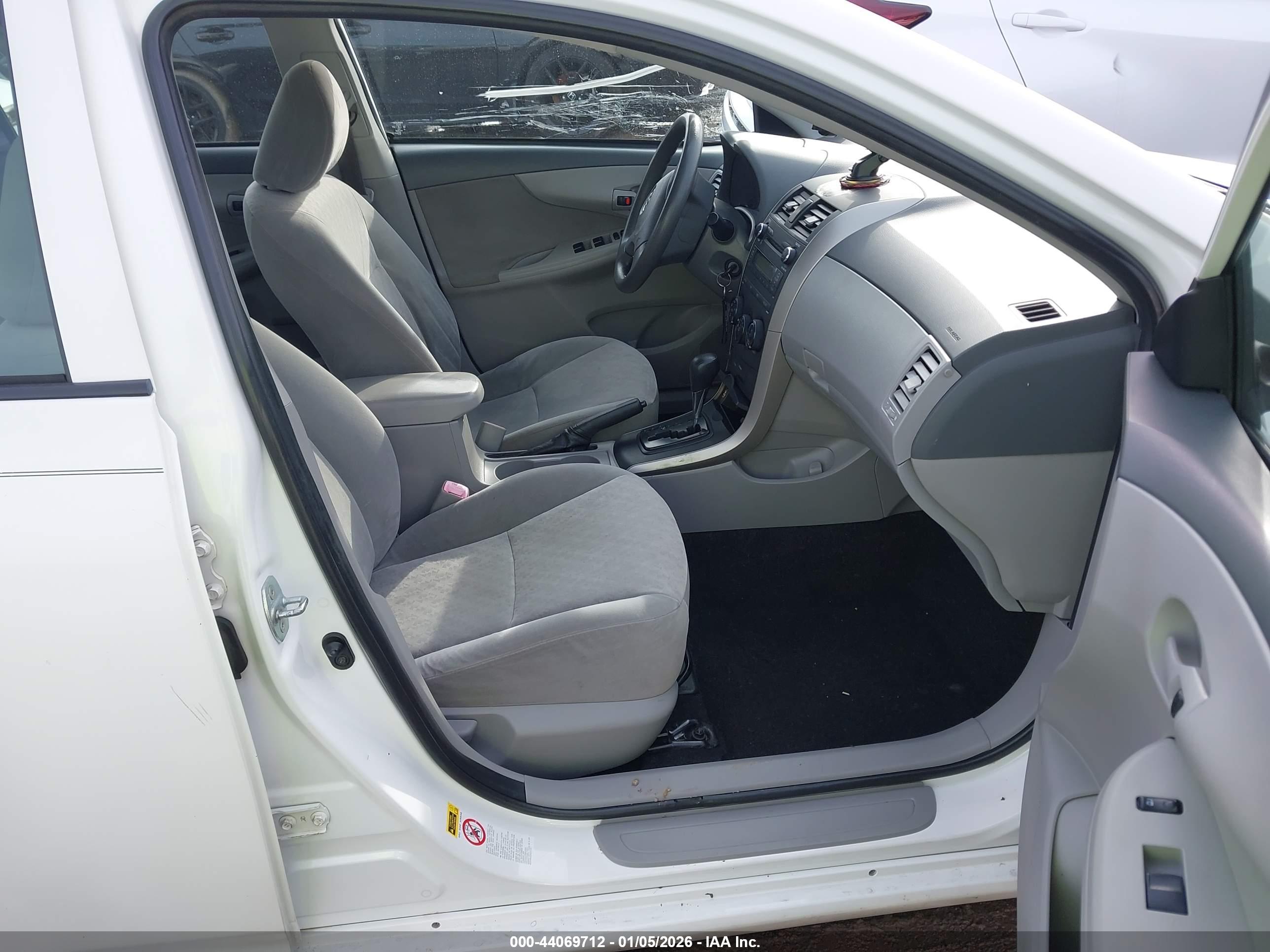 TOYOTA COROLLA image 5