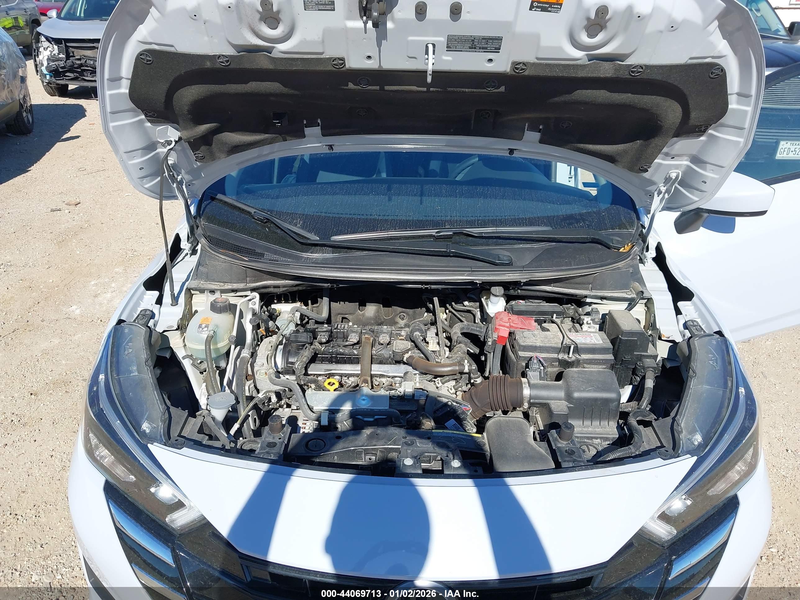 NISSAN VERSA image 10