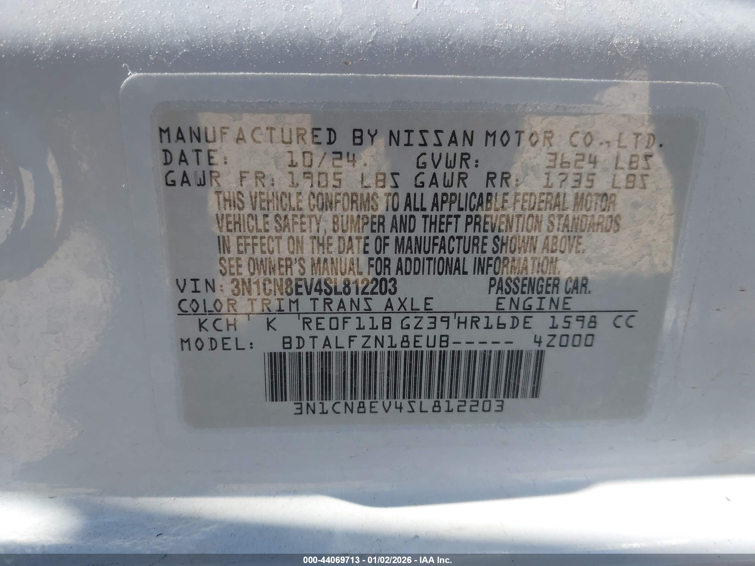 NISSAN VERSA image 9