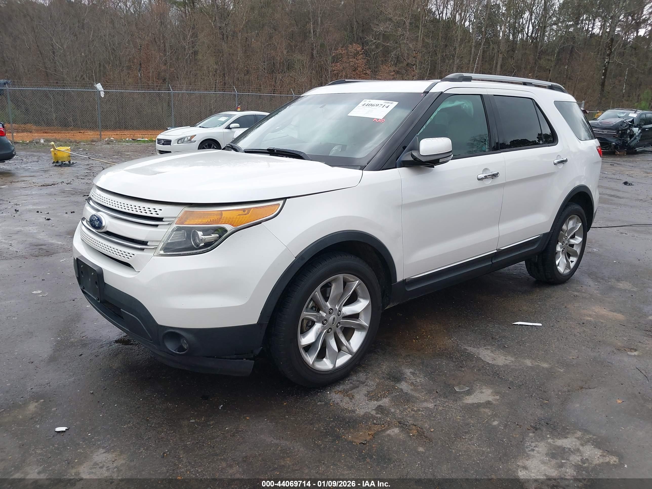 FORD EXPLORER image 2