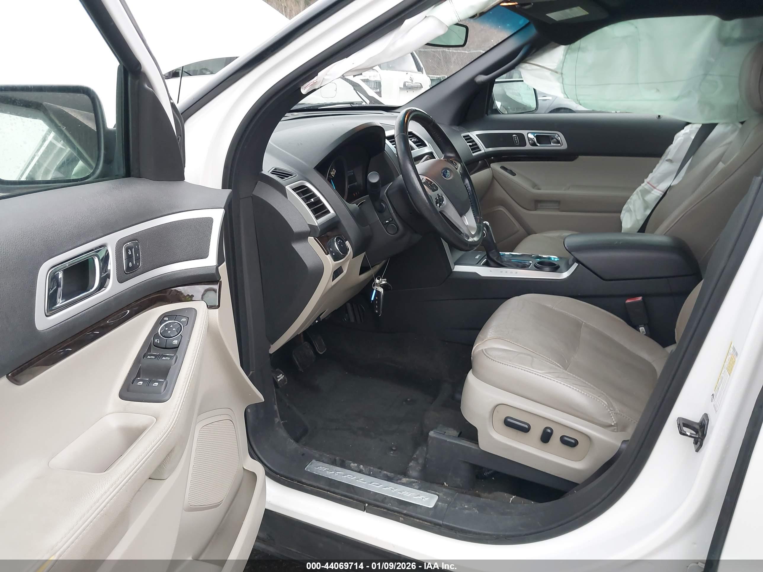 FORD EXPLORER image 5