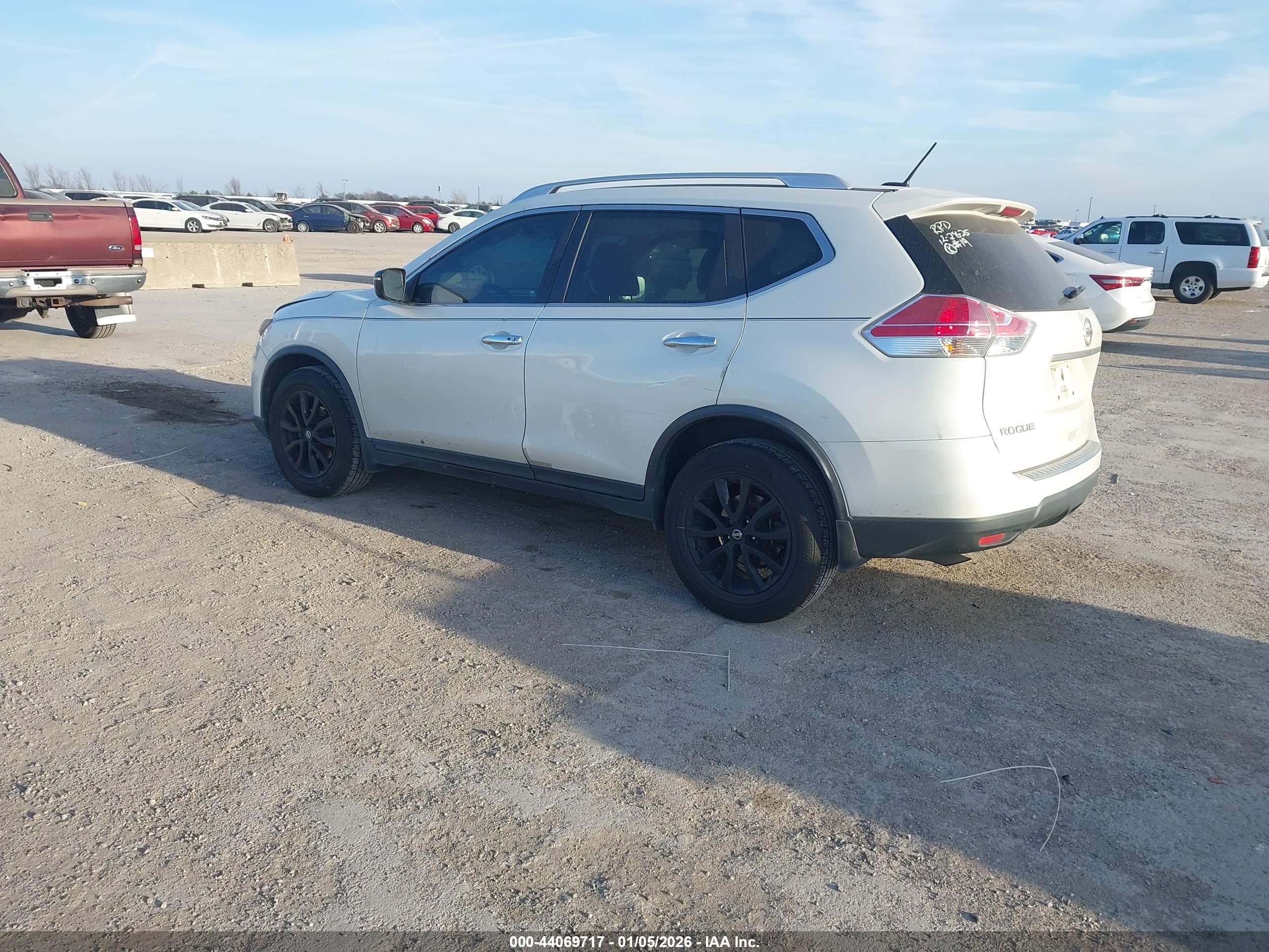 NISSAN ROGUE image 3