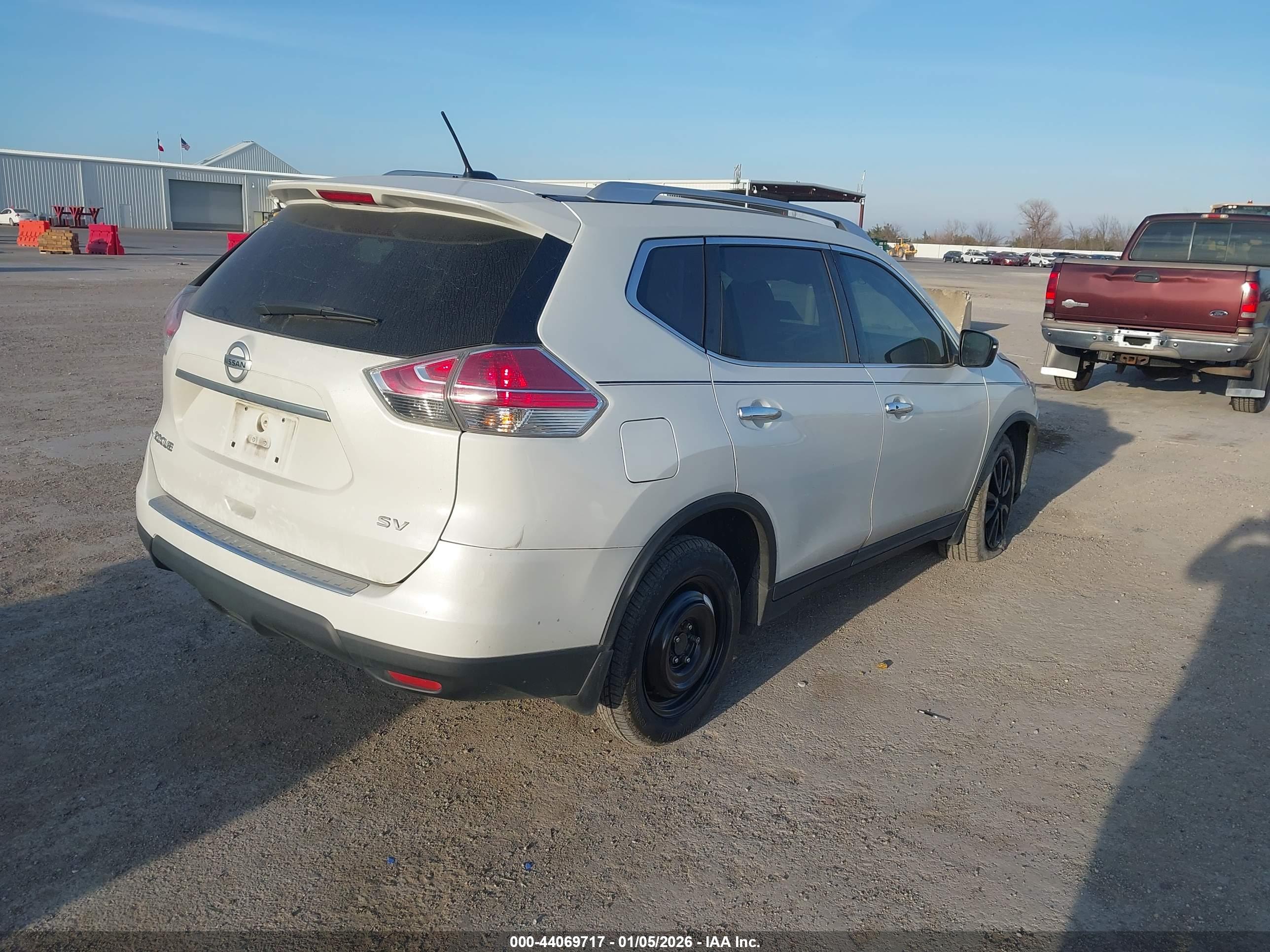NISSAN ROGUE image 4