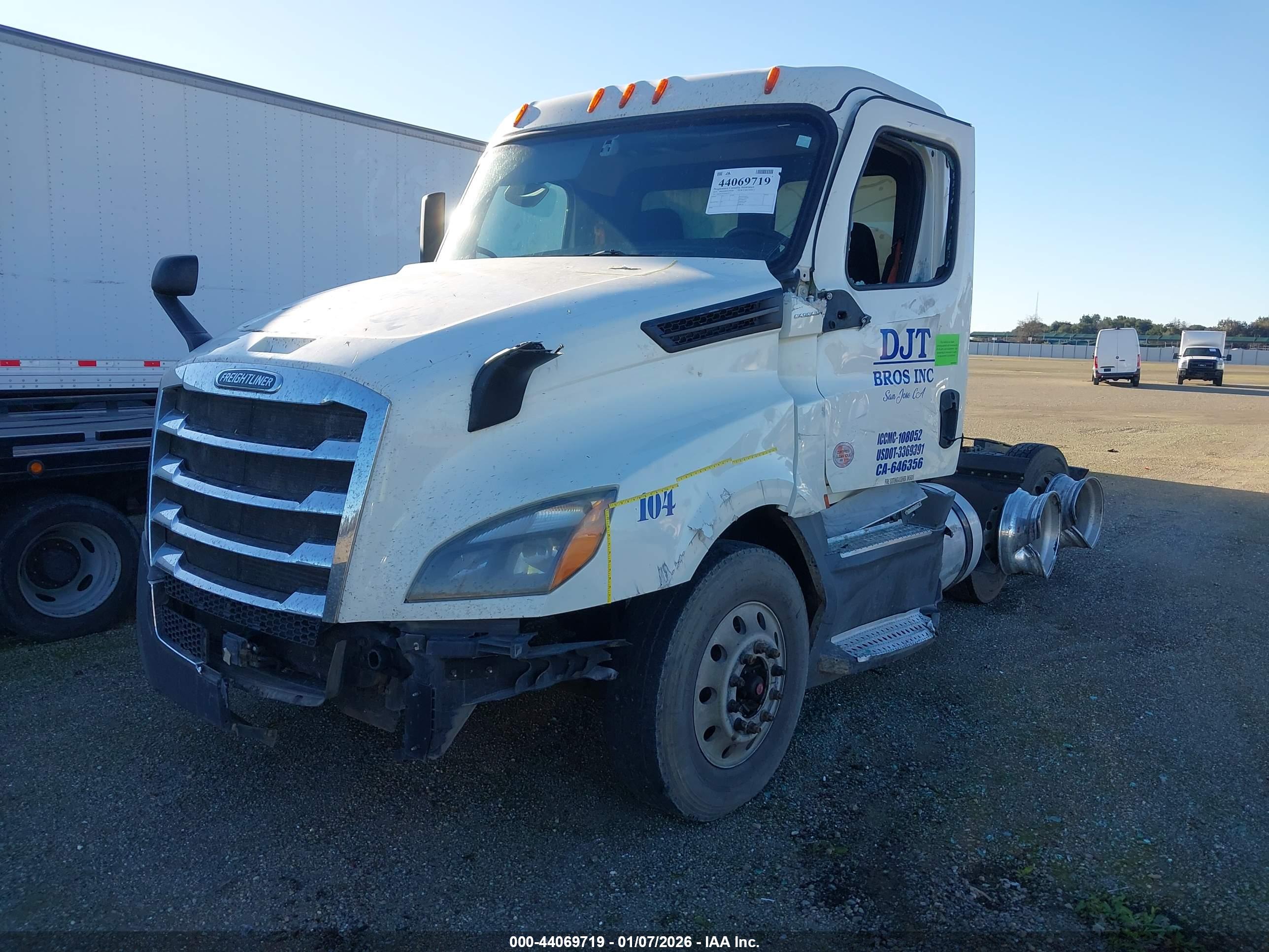 FREIGHTLINER NEW image 2