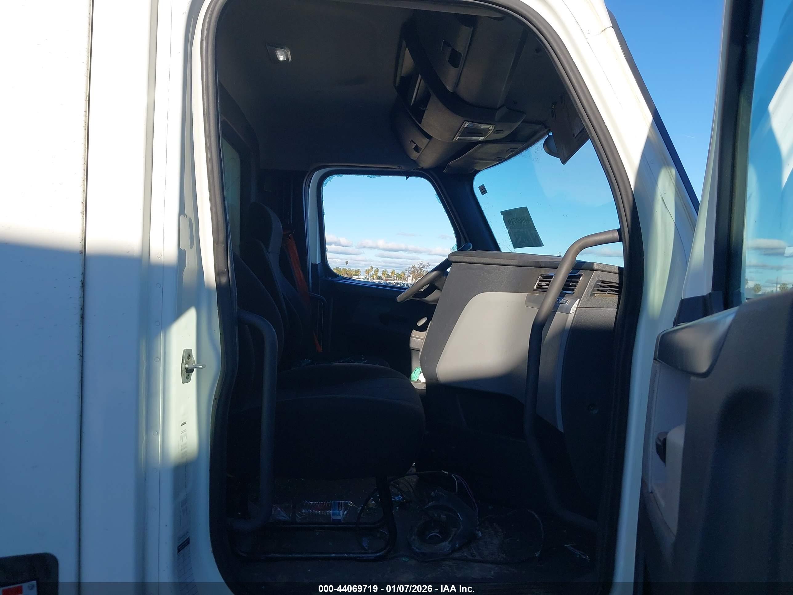 FREIGHTLINER NEW image 8
