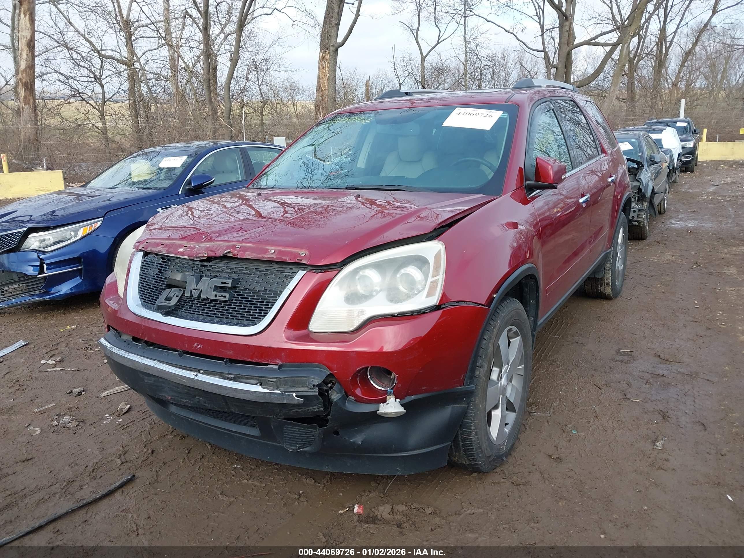 GMC ACADIA image 2