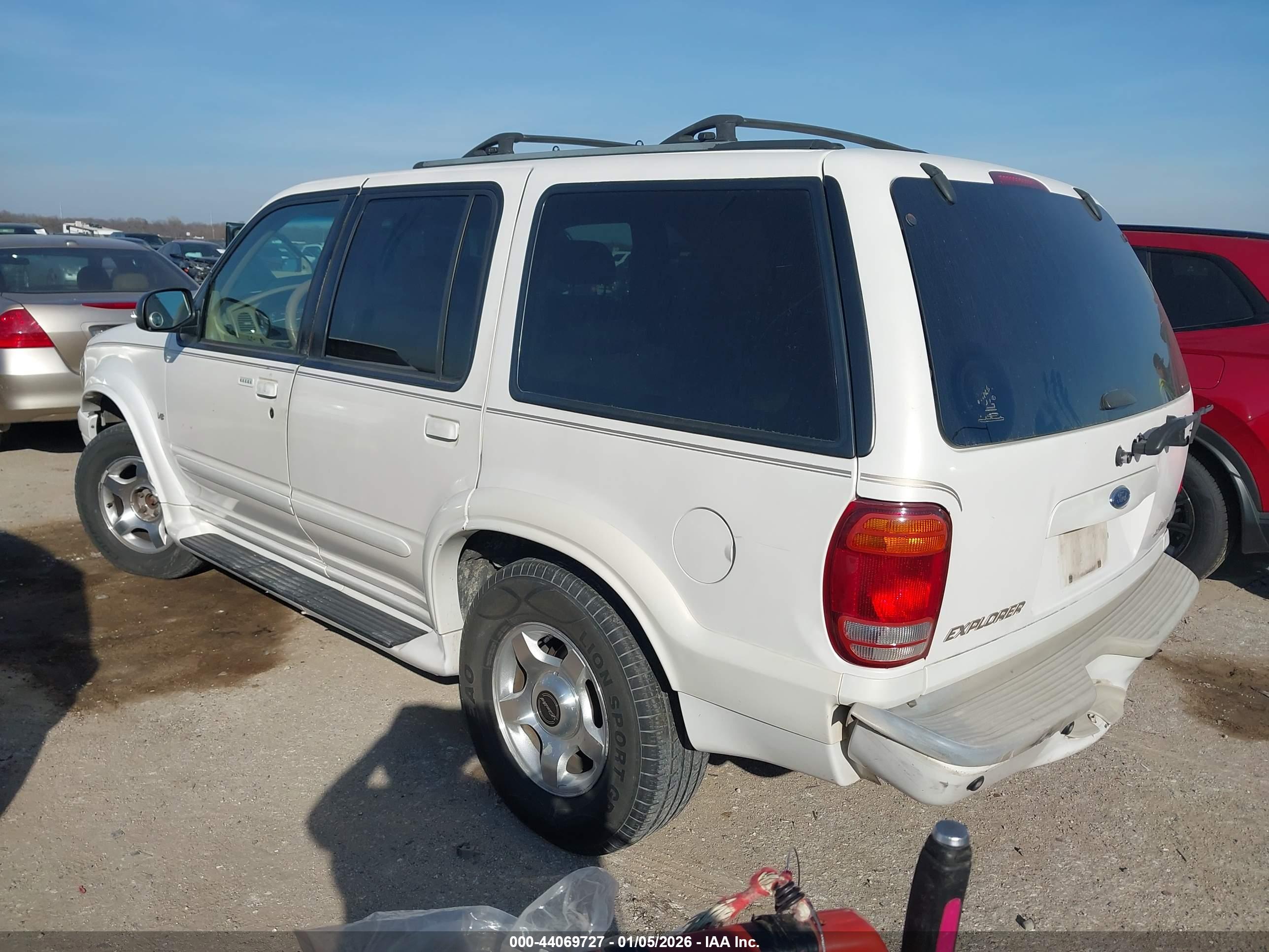 FORD EXPLORER image 3