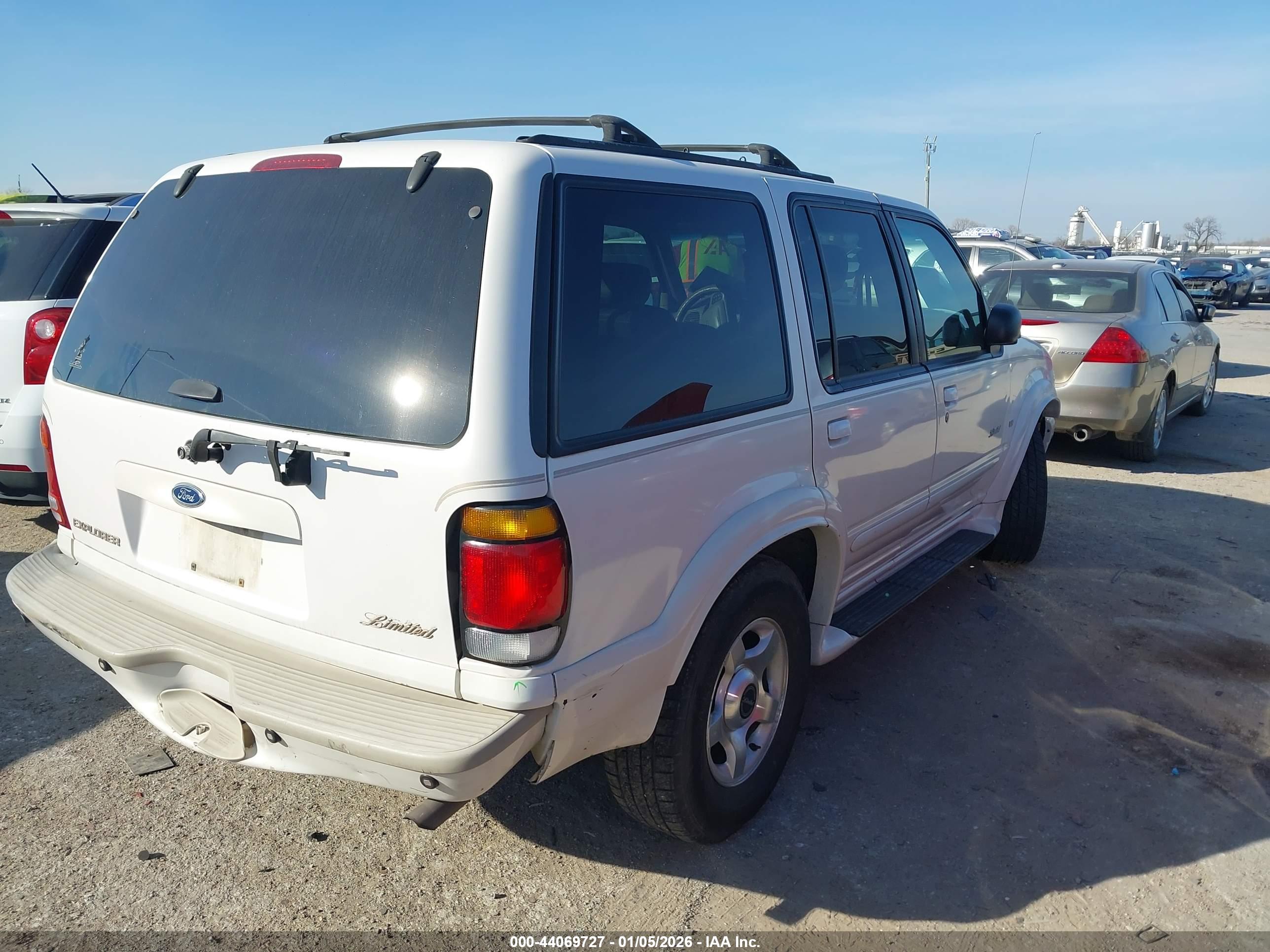 FORD EXPLORER image 4
