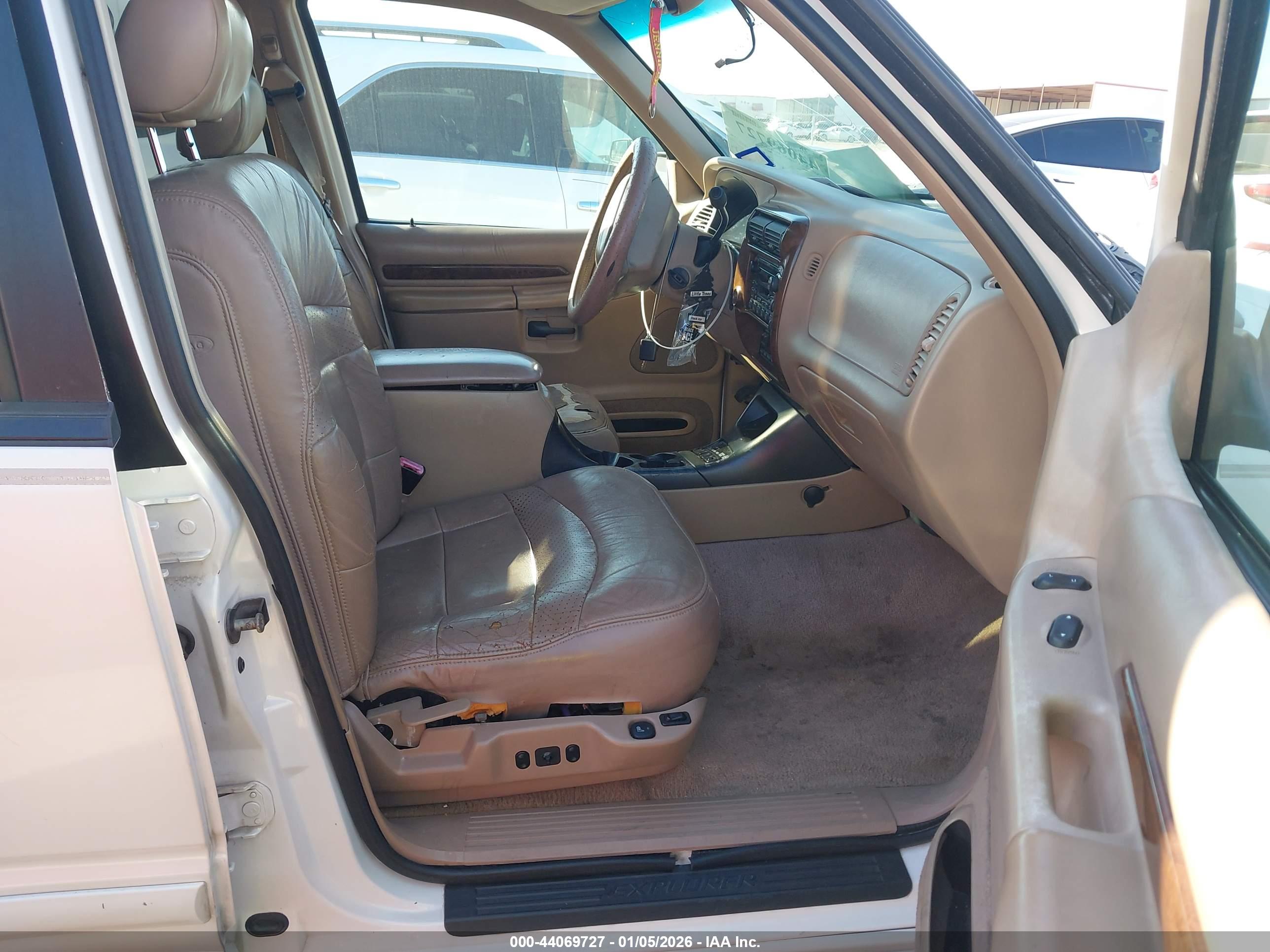 FORD EXPLORER image 5